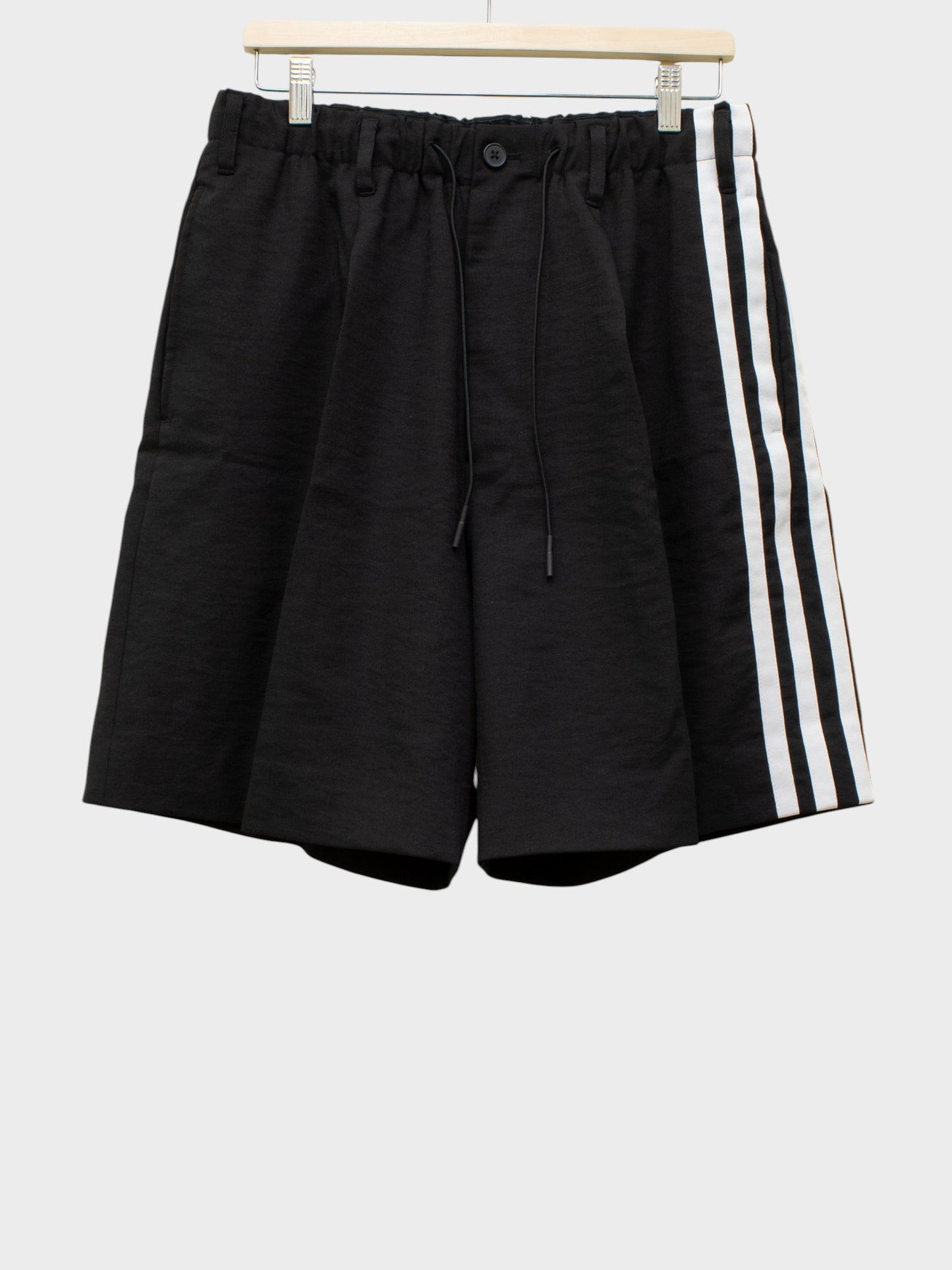 Y-3 - S/S 2022 - 20th Anniversary Elegant 3 Stripes Shorts - size S