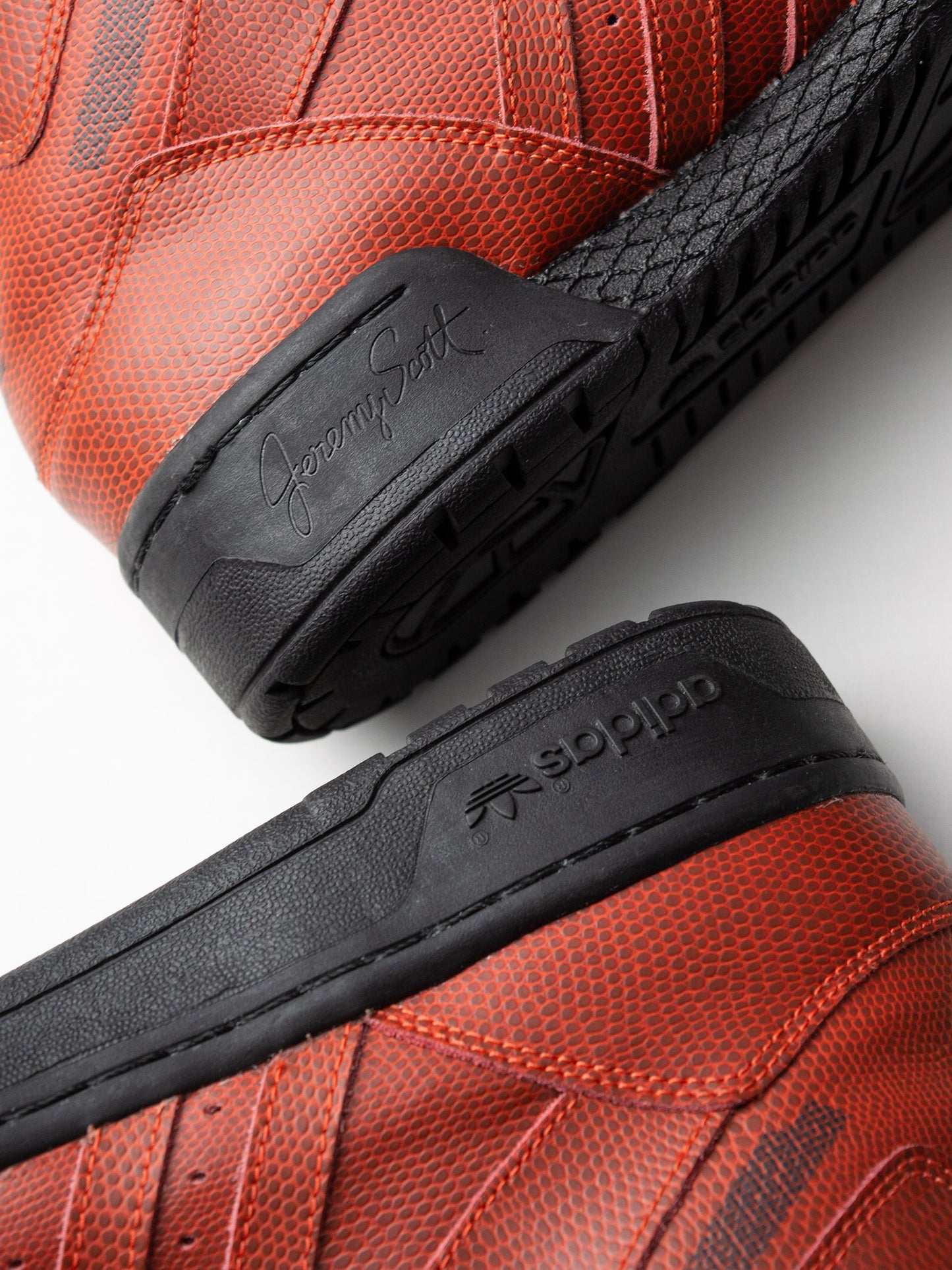 adidas Originals by Jeremy Scott - A/W 2015 - JS Wings Basketball - size 41 1/3