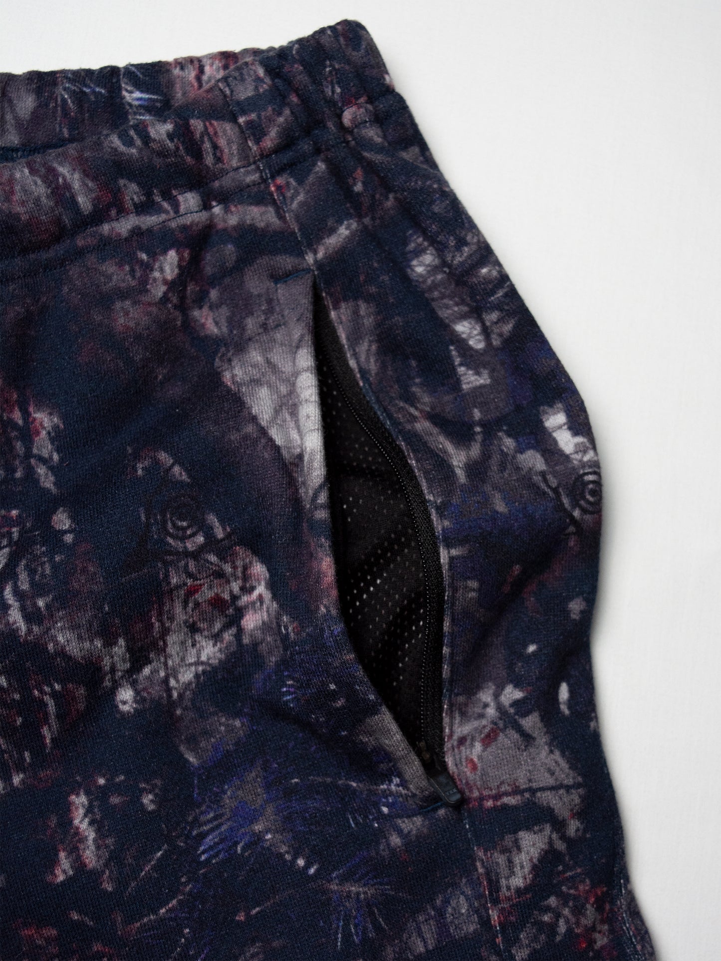 South2 West8 - purple camo sweatpants - size S