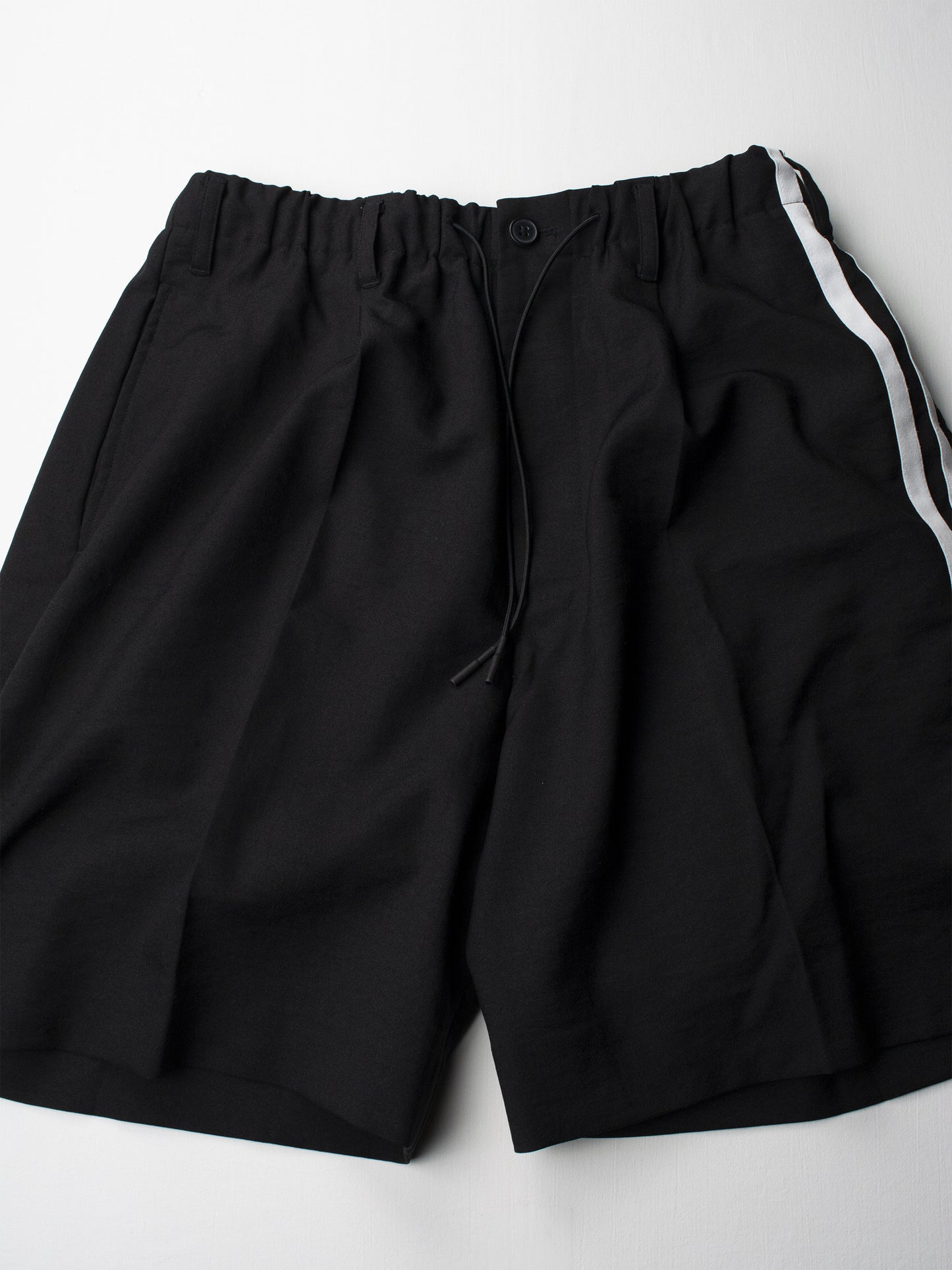 Y-3 - S/S 2022 - 20th Anniversary Elegant 3 Stripes Shorts - size S