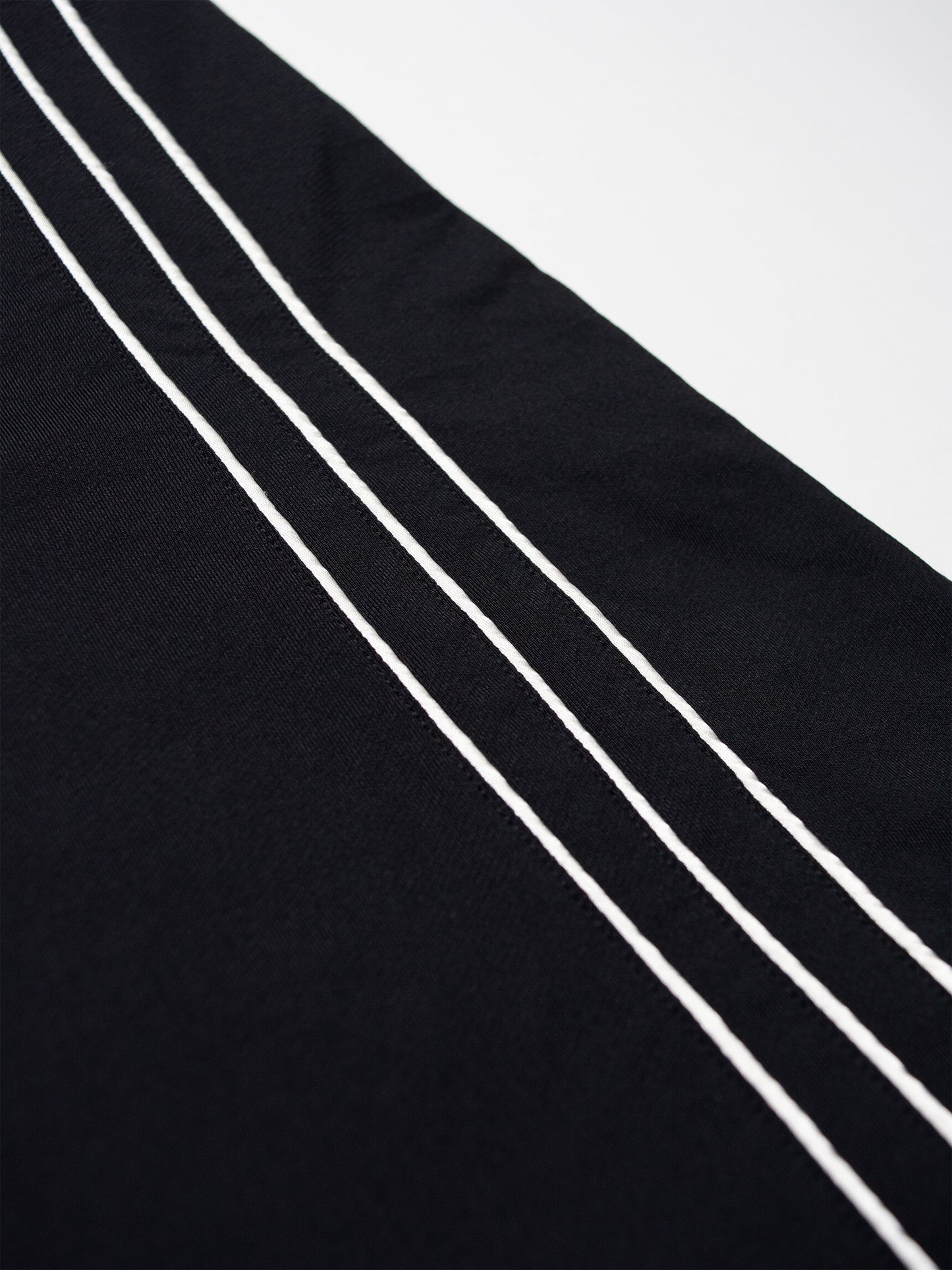 Y-3 - A/W 2006 - three stripes midi skirt (black) - size XS