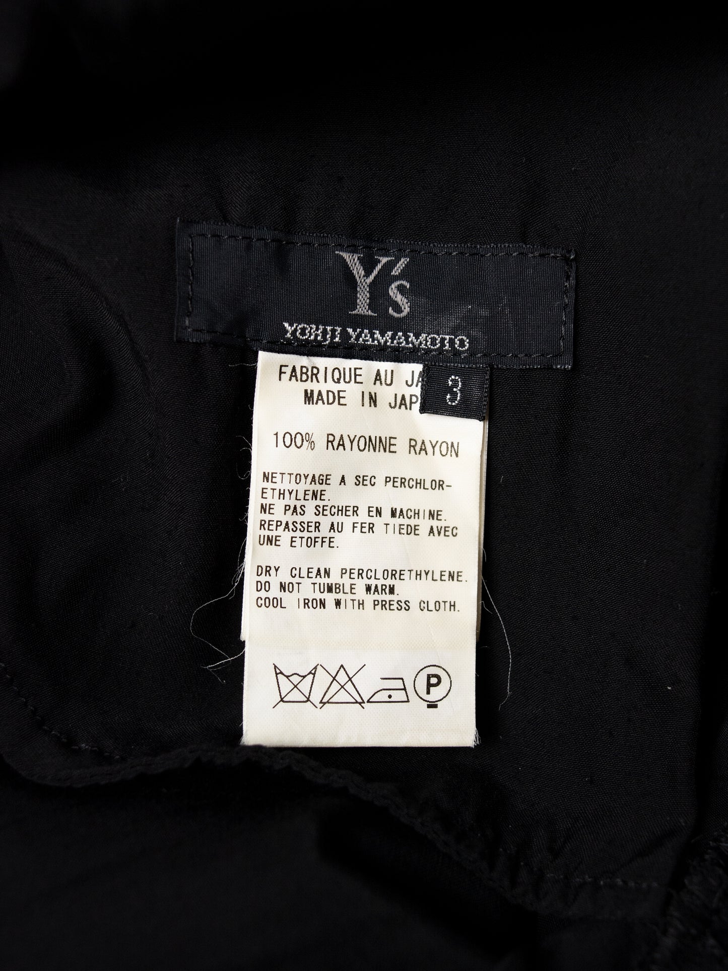 Y's by Yohji Yamamoto - S/S 2004 - rayon 3/4 shorts (black) - women's size 3