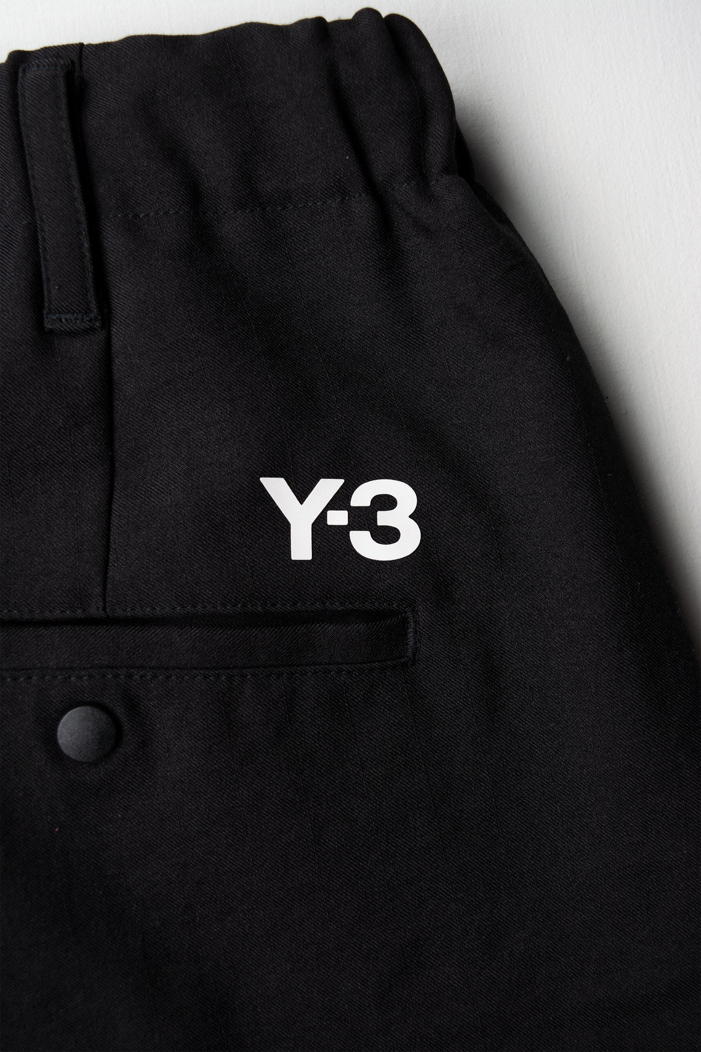 Y-3 - S/S 2022 - 20th Anniversary Elegant 3 Stripes Shorts - size S