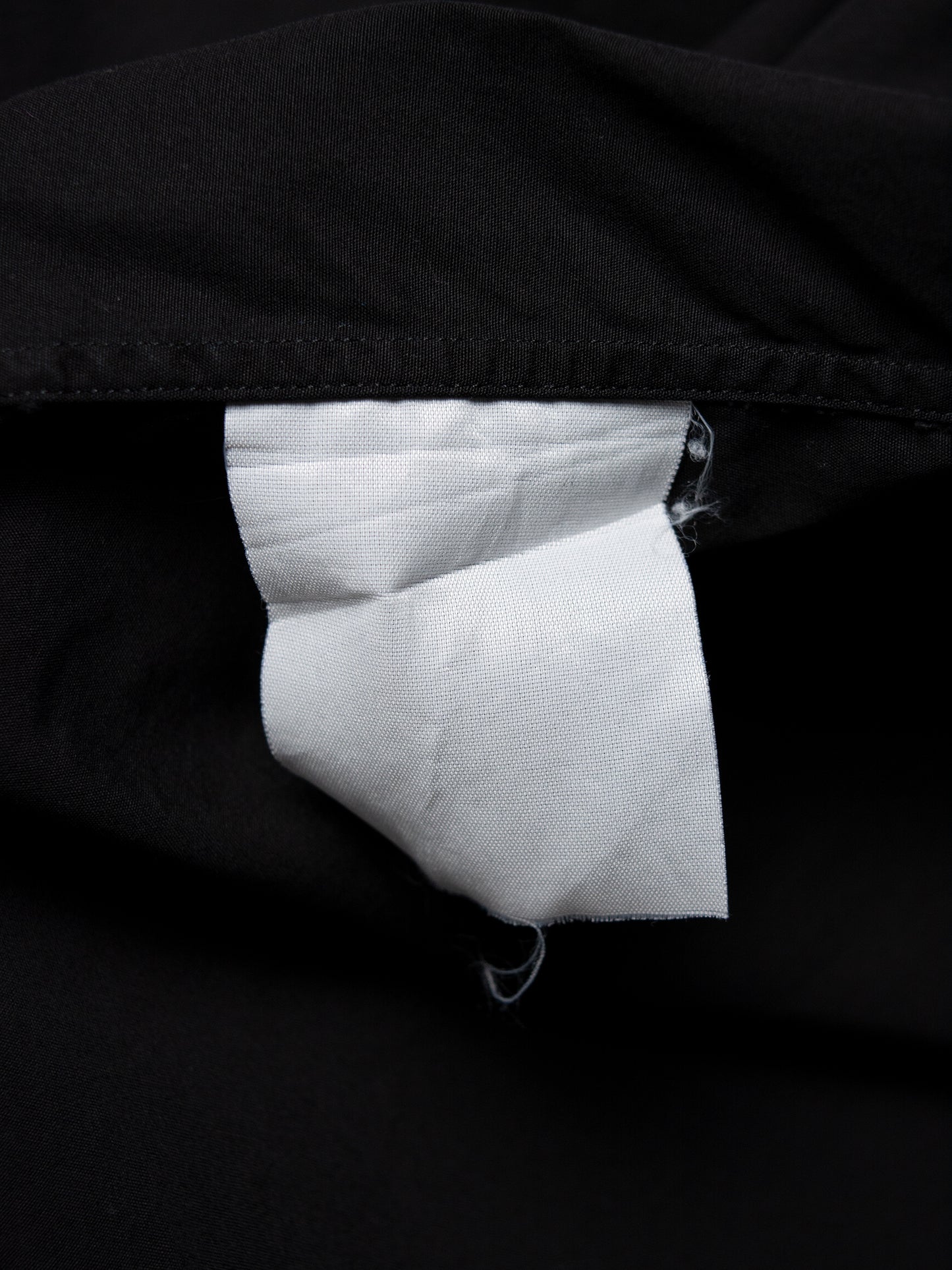Helmut Lang - 2000s - pointed hem sleeveless shirt (black) - women's size 38