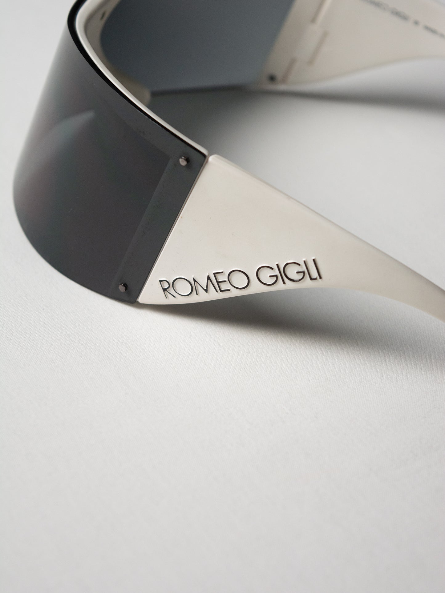 Romeo Gigli - 2006 - RG66502 shield sunglasses (white)