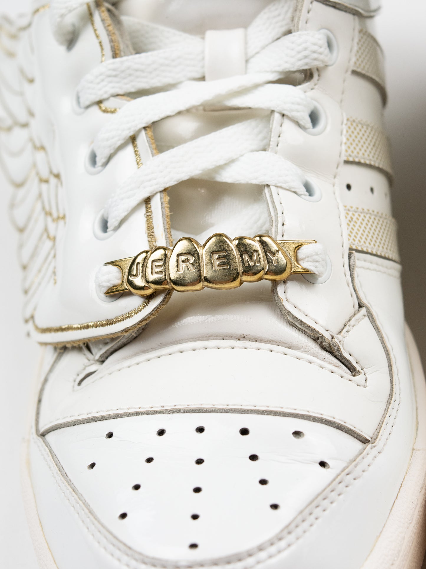 adidas Originals by Jeremy Scott - S/S 2010 - JS Wings (White/Gold) - size 42