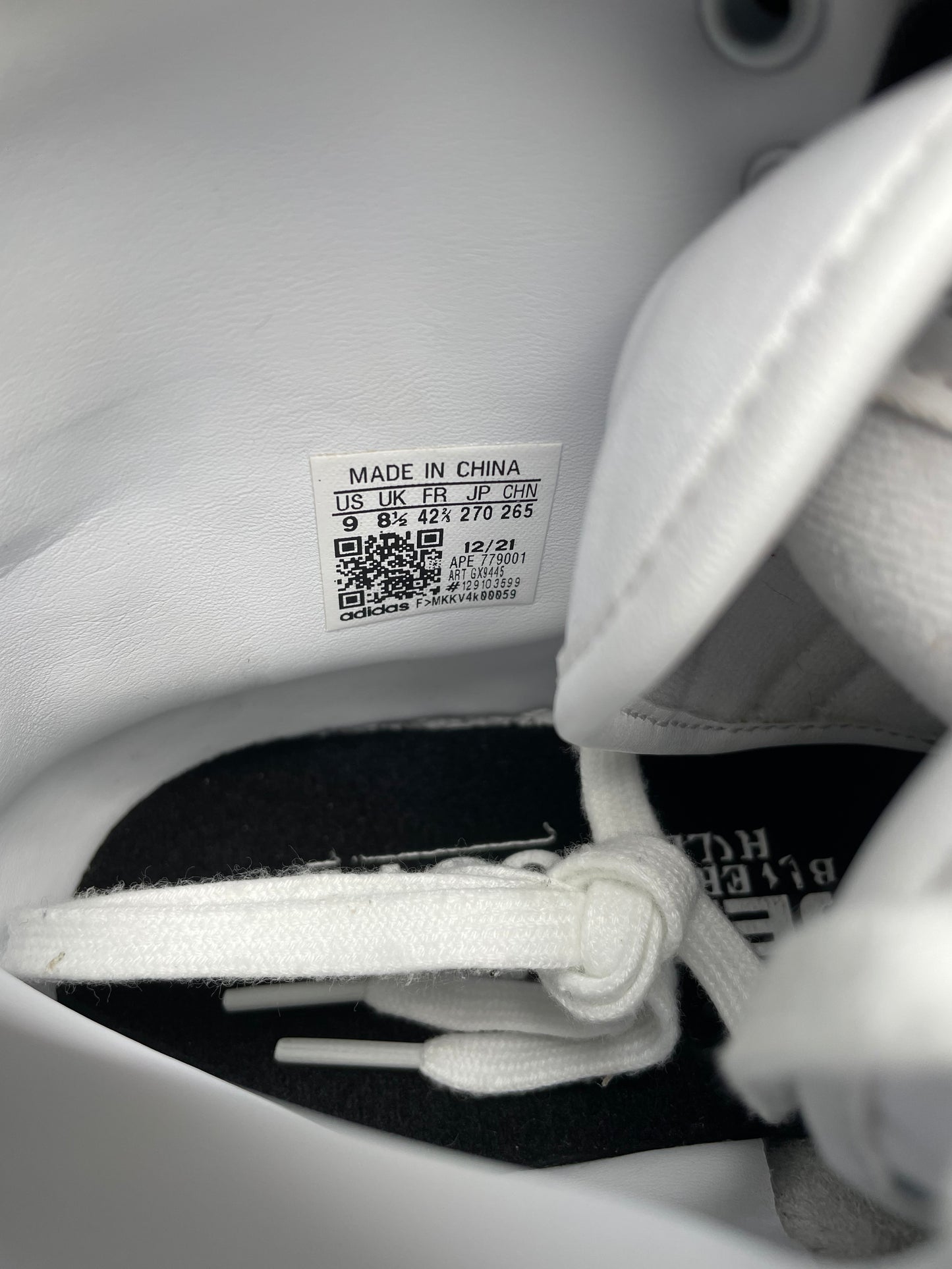 adidas Originals by Jeremy Scott 2022 JS Wings 4.0 (white) - size 42 2/3