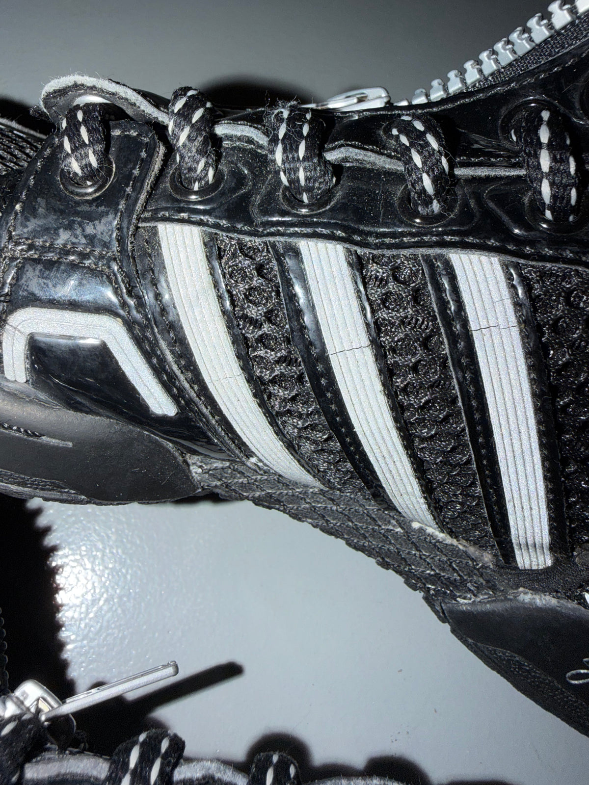 adidas Originals by Jeremy Scott 2015 JS Wings 2.0 Mesh (black) - size 36 2/3