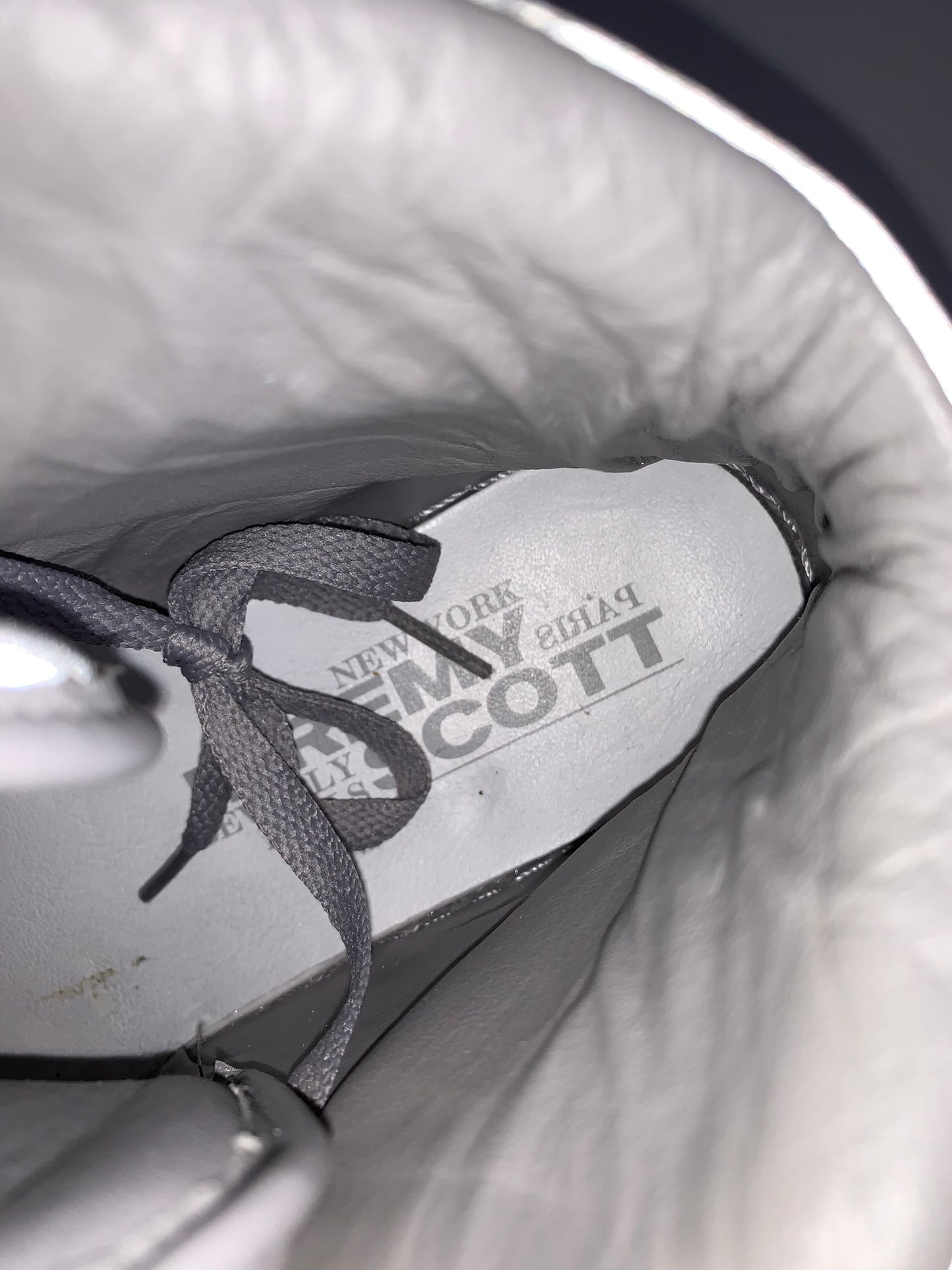 adidas X Jeremy Scott - A/W 2010 - JS Wings 1.0 (reflective) - size 44