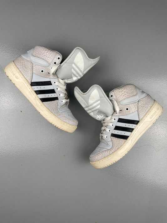 2012 adidas Originals Metro Attitude Logo - size 38