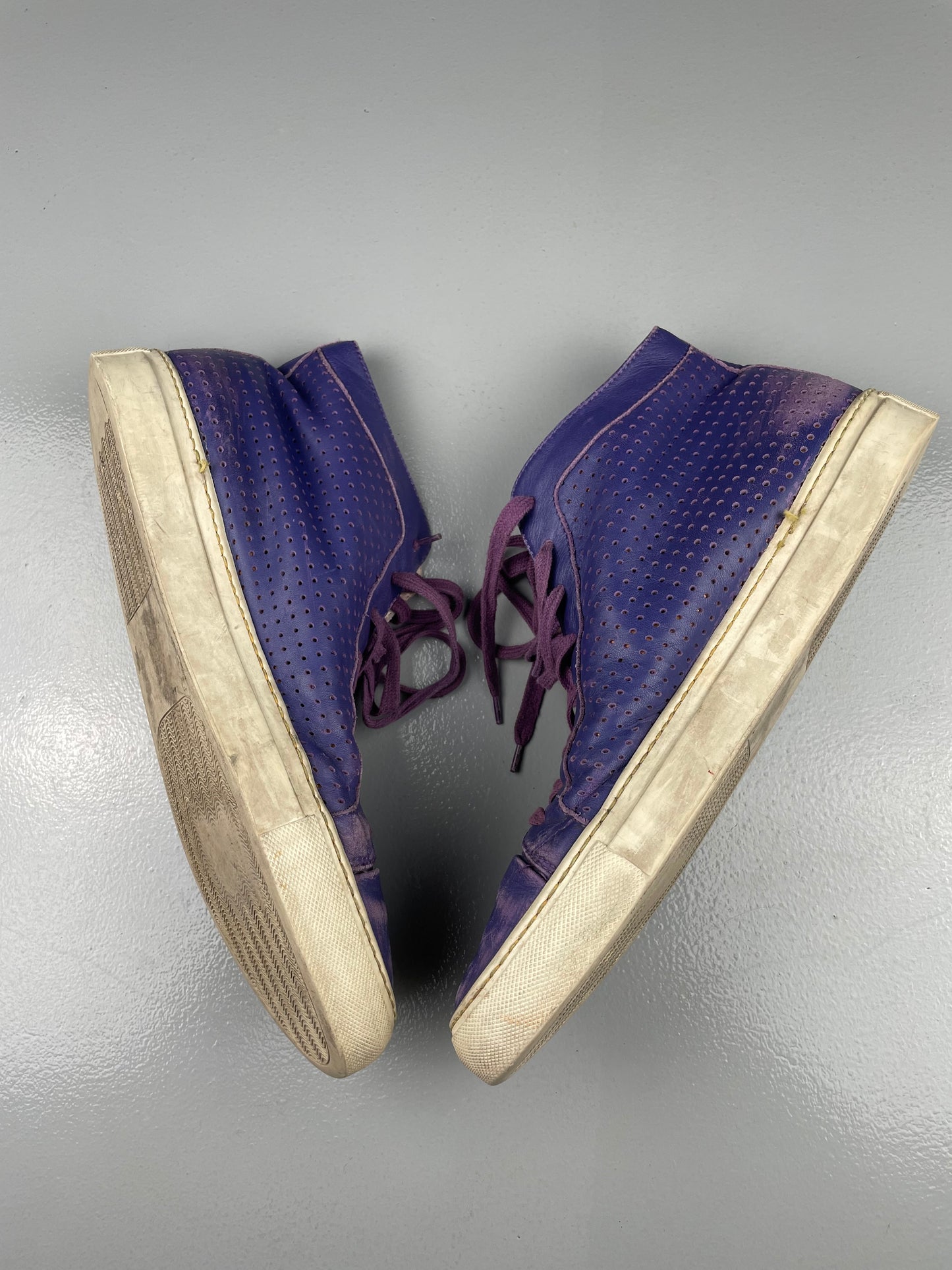 beat up Y's perforated leather sneakers - size 44