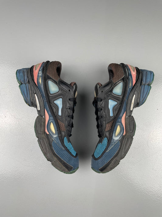 beat up Adidas X Raf Simons S/S 2016 Ozweego 2 'Kyogre' - size 42