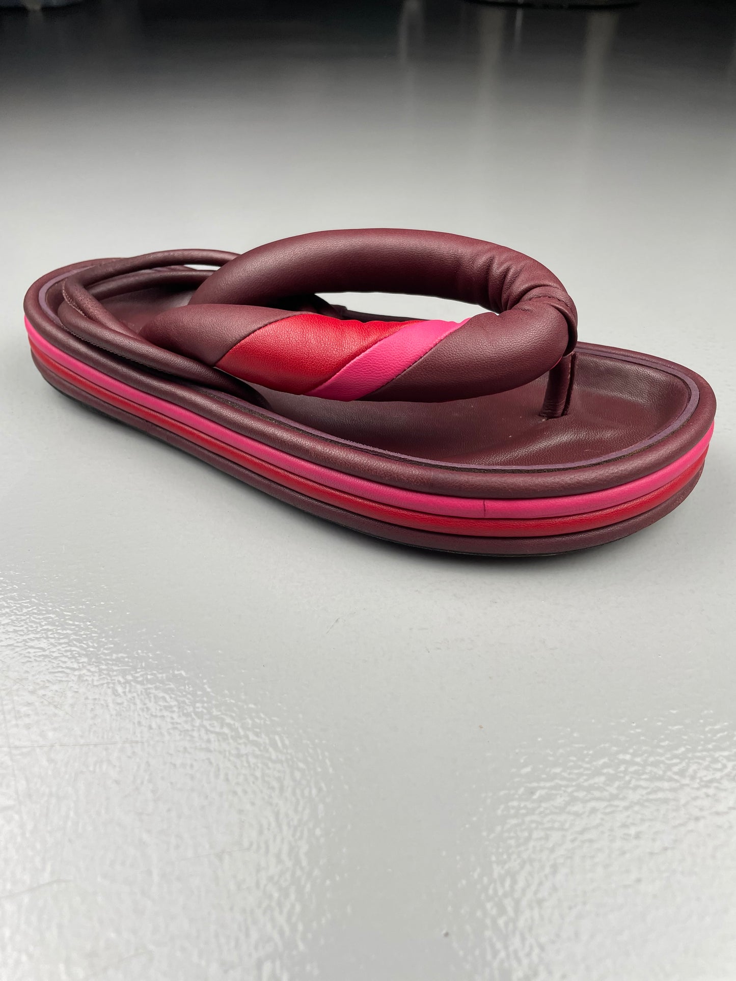 Isabel Marant leather puffy flip-flops - size 38