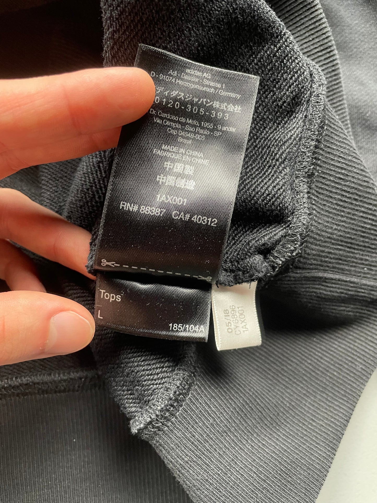 Y-3 A/W 2018 men's classic hoodie - size L