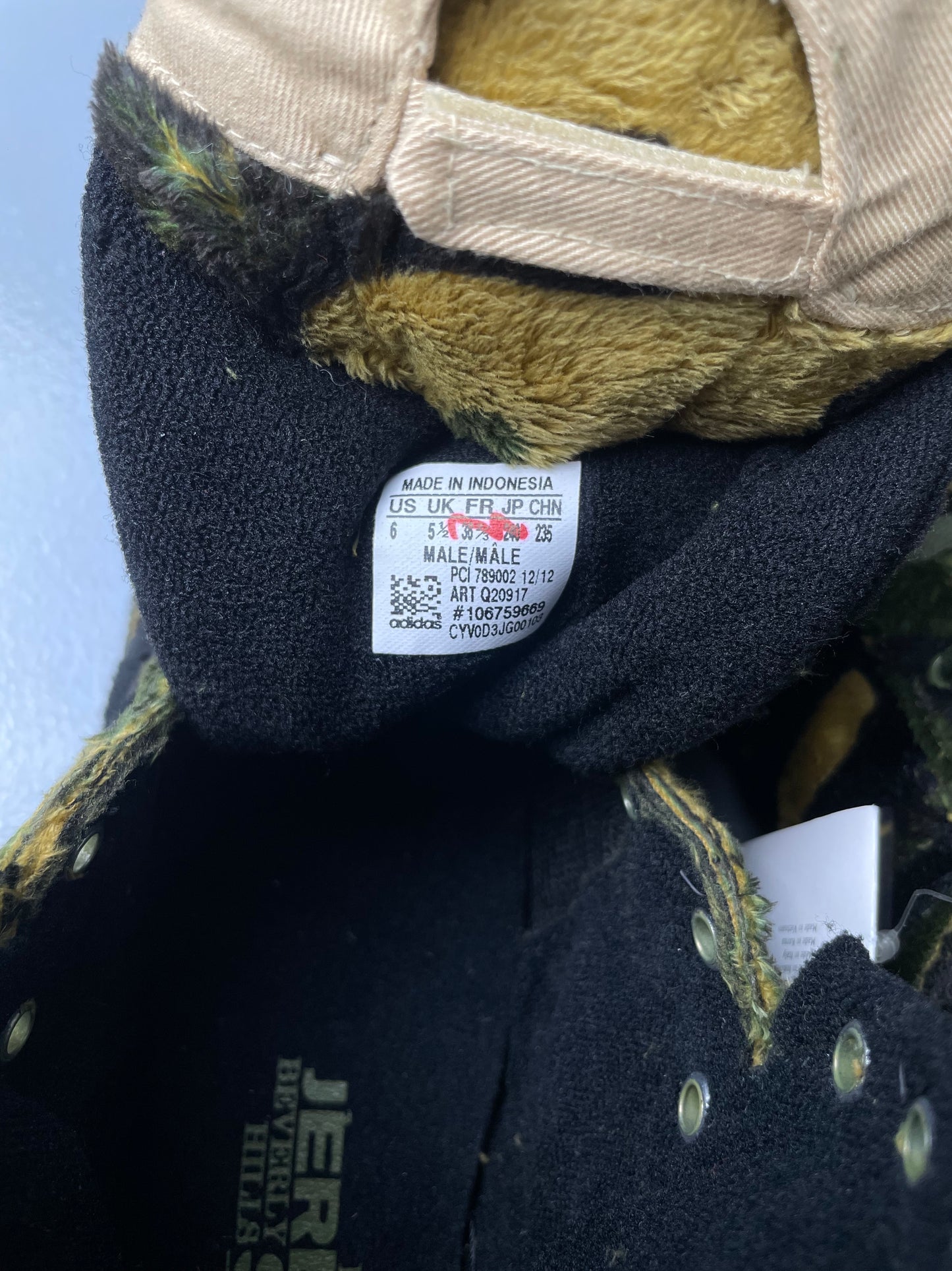 adidas Originals by Jeremy Scott S/S 2013 JS Camo Bear - size 38 2/3