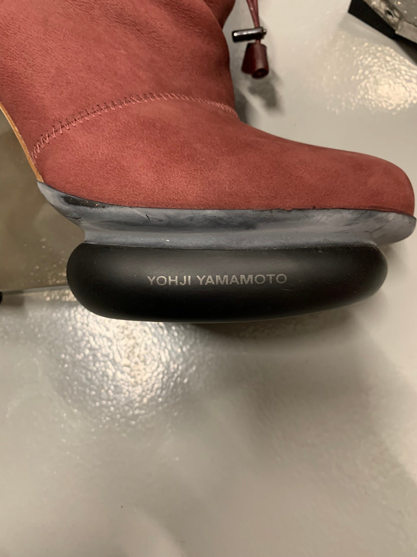 Y-3 - Arkque boots - size UK6