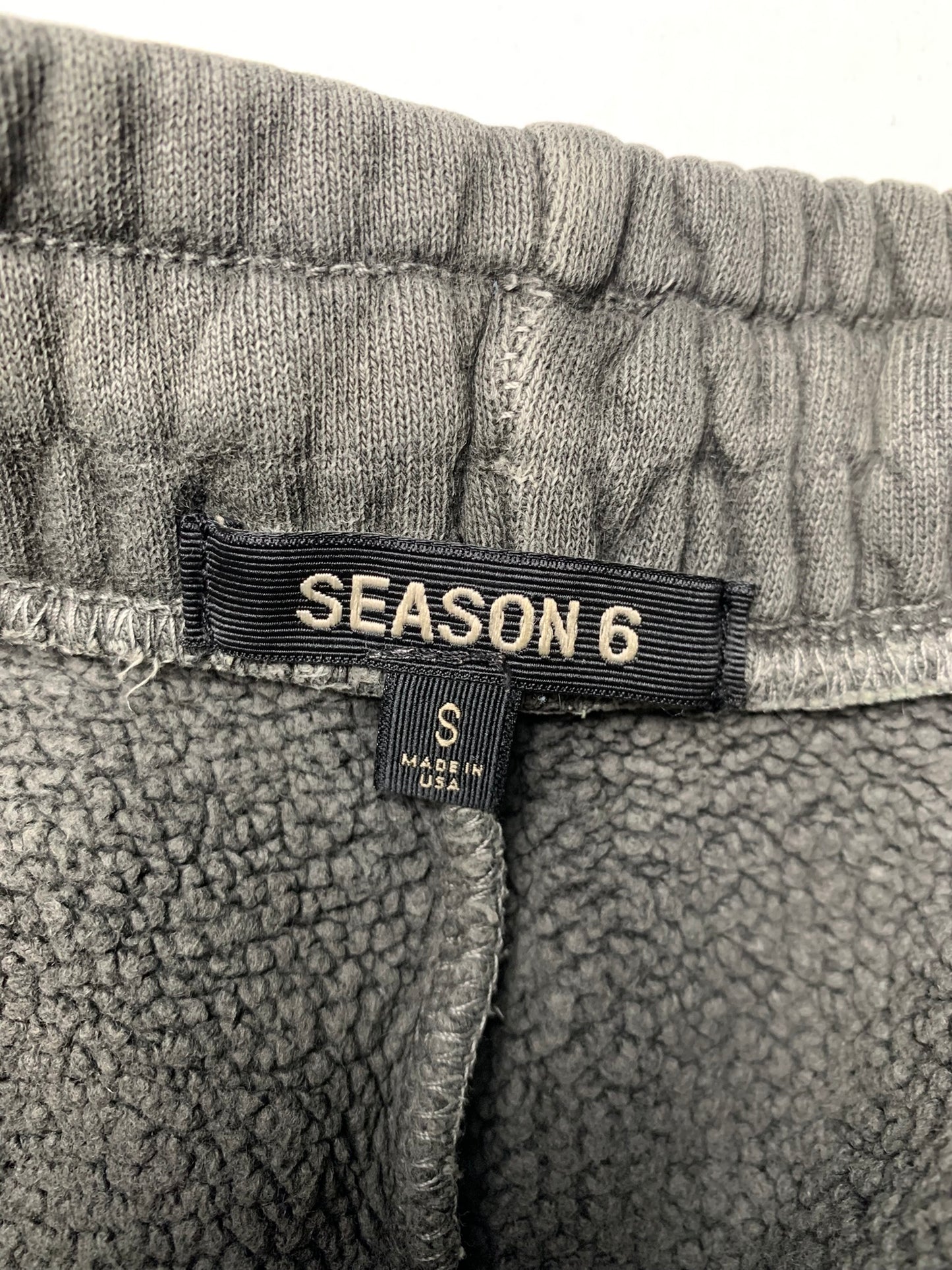 YEEZY Season 6 shorts Core - size M