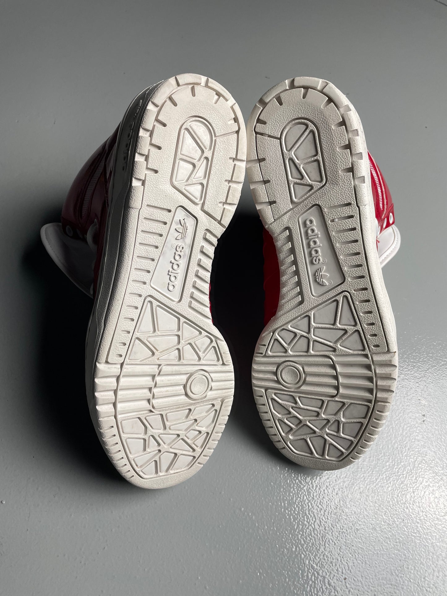 2012 adidas Originals Metro Attitude Logo Heart (red) - size 38 2/3
