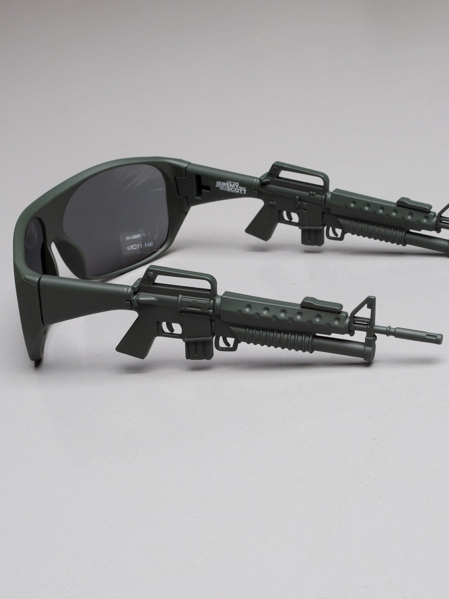 Linda Farrow X Jeremy Scott - S/S 2013 - Army sunglasses (military green)
