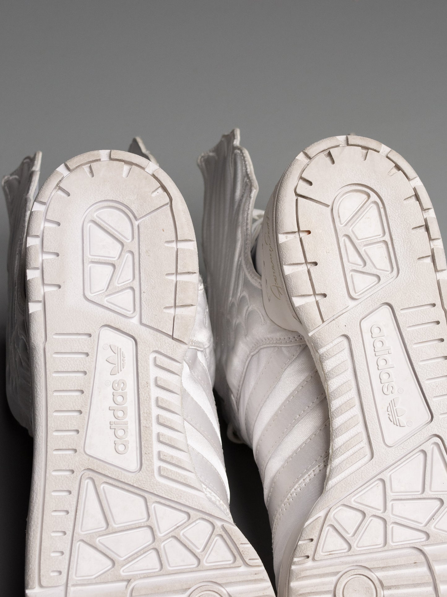 adidas Originals by Jeremy Scott X 2NE1 S/S 2012 JS Wings 2.0 "Satin" - size 43 1/3