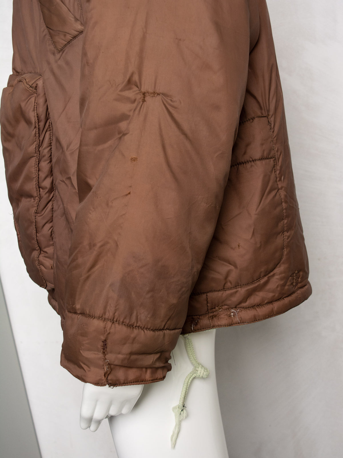 W.&L.T. - A/W 1996 - oversized puffer anorak (brown) - men's size S