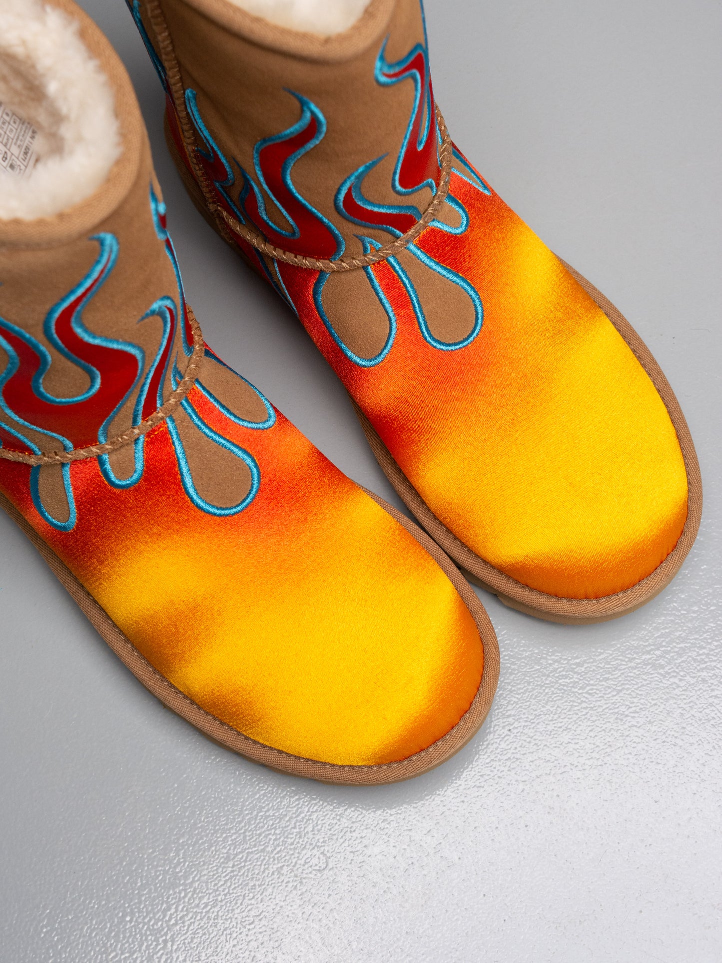 UGG X Jeremy Scott 2025 Classic Short Flames Boot - size 39.5