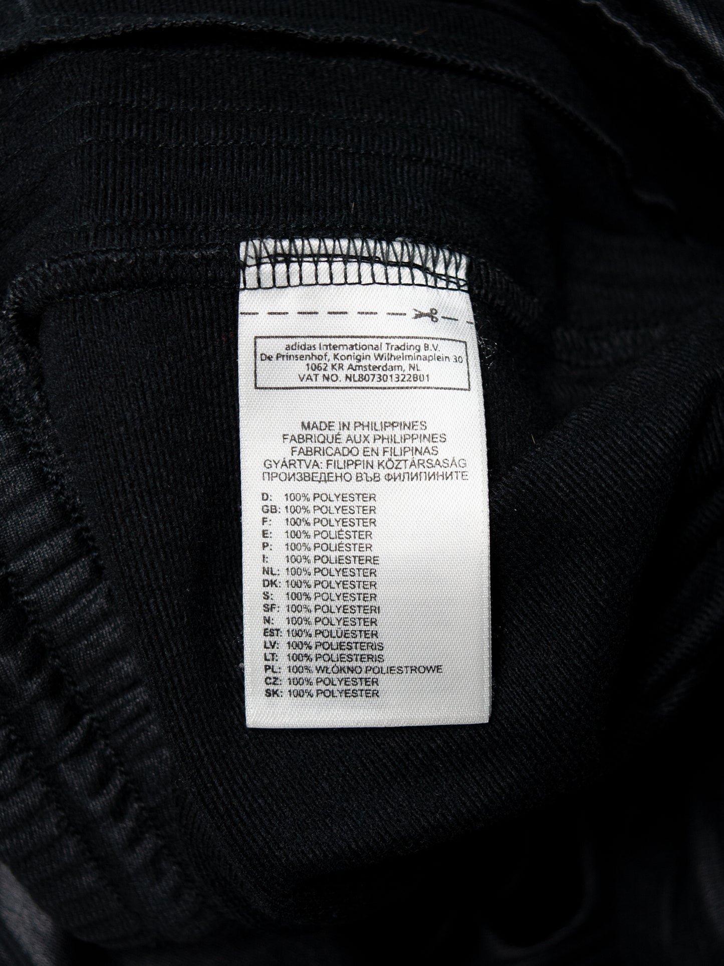 adidas Originals - 2009 - Chile 62 track pants (black/black) - size L