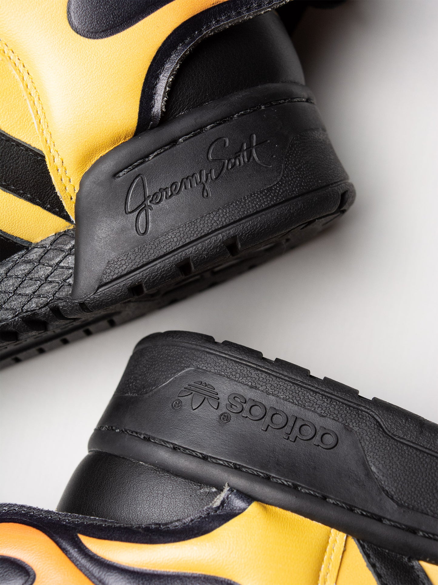 adidas Originals by Jeremy Scott - S/S 2011 - JS Flames - size 42 2/3