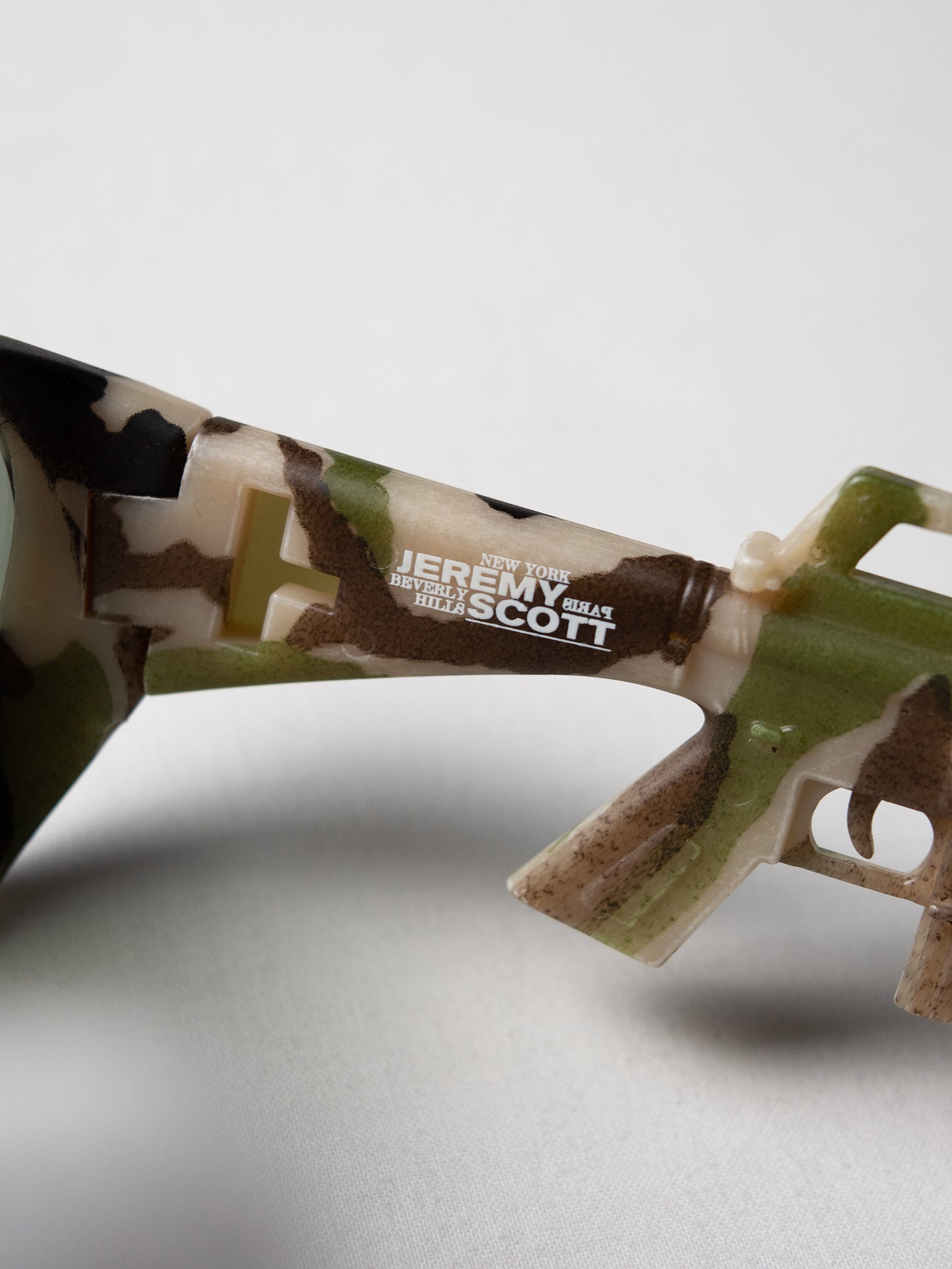 Linda Farrow X Jeremy Scott - S/S 2013 - army sunglasses (green camo)