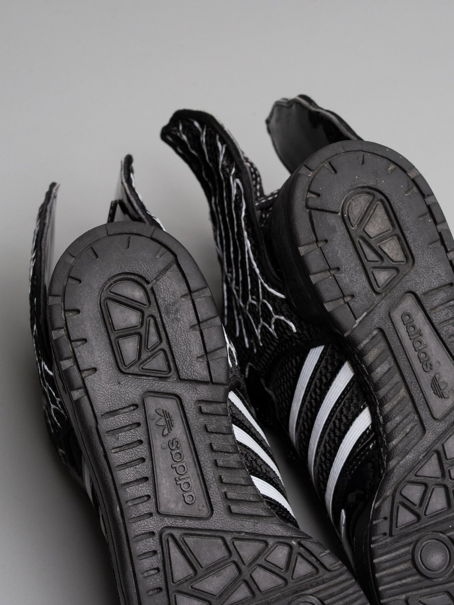 adidas Originals by Jeremy Scott 2015 JS Wings 2.0 Mesh (black) - size 39 1/3
