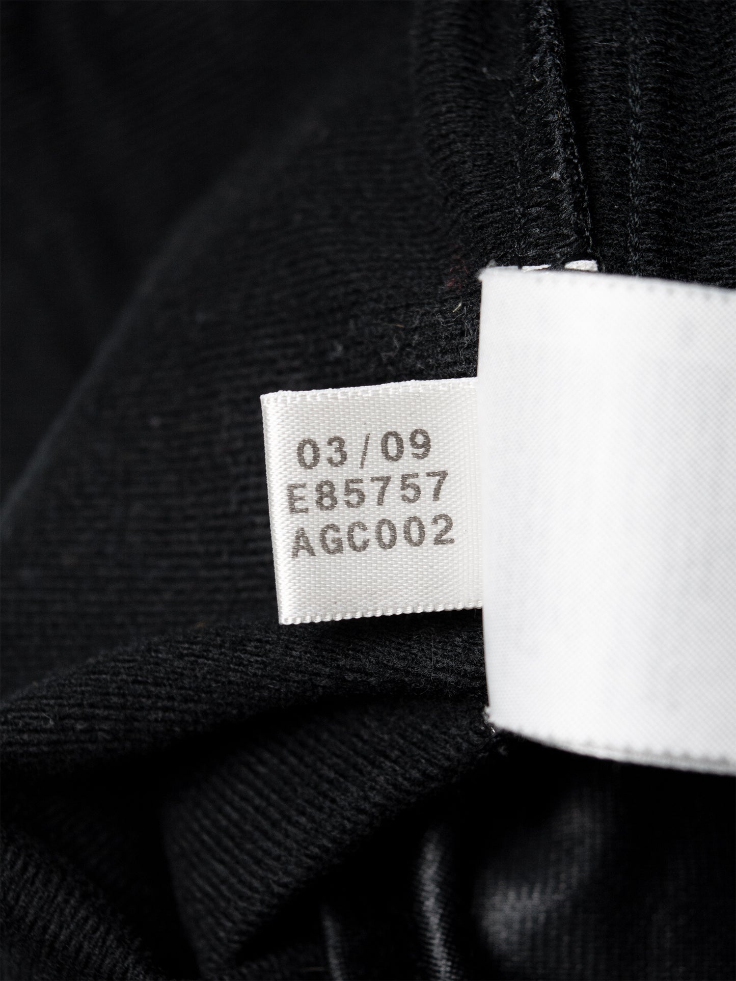 adidas Originals - 2009 - Chile 62 track pants (black/black) - size L
