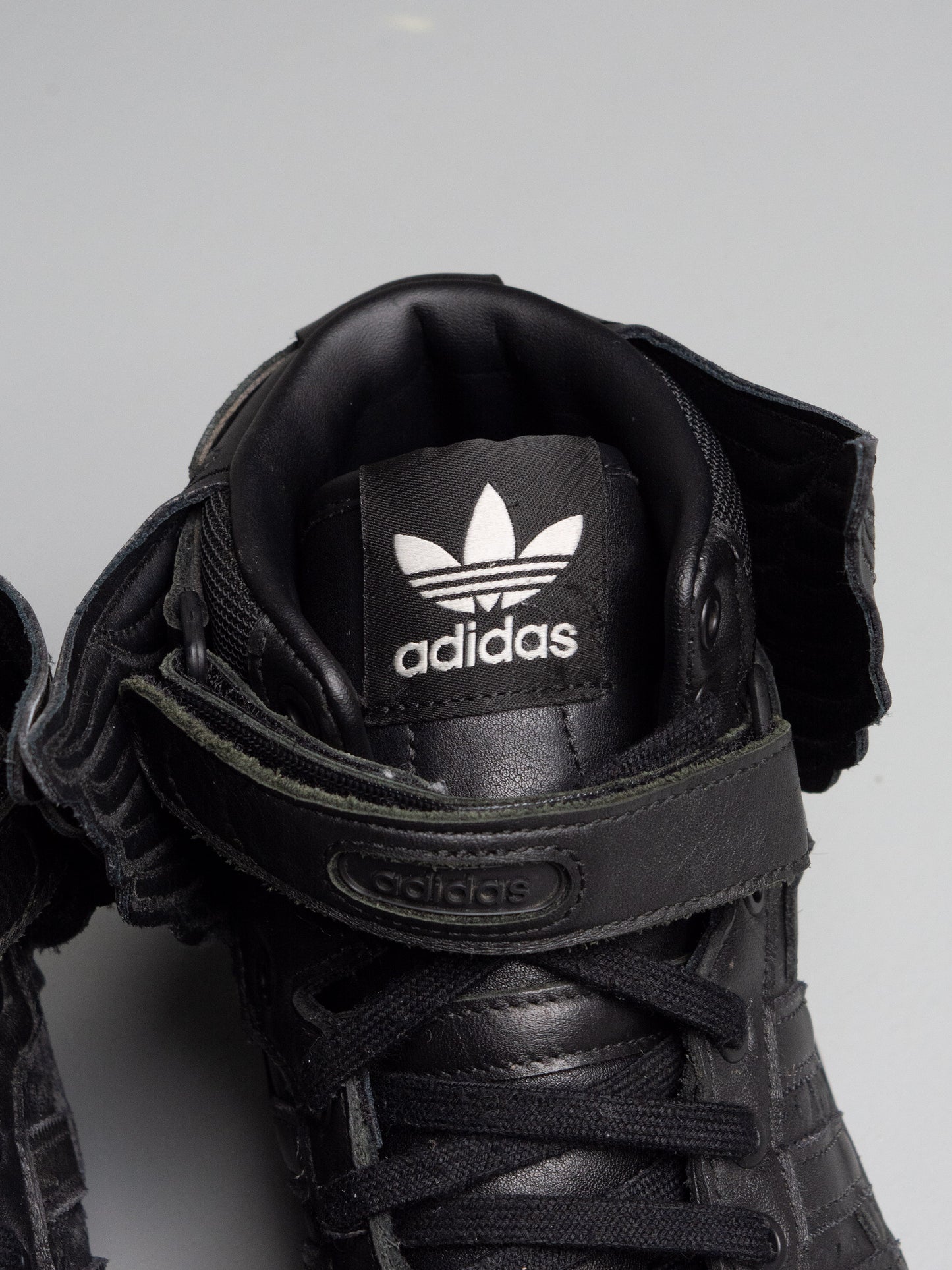 adidas Originals X Jeremy Scott 2022 JS Wings 4.0 (black) - size 44