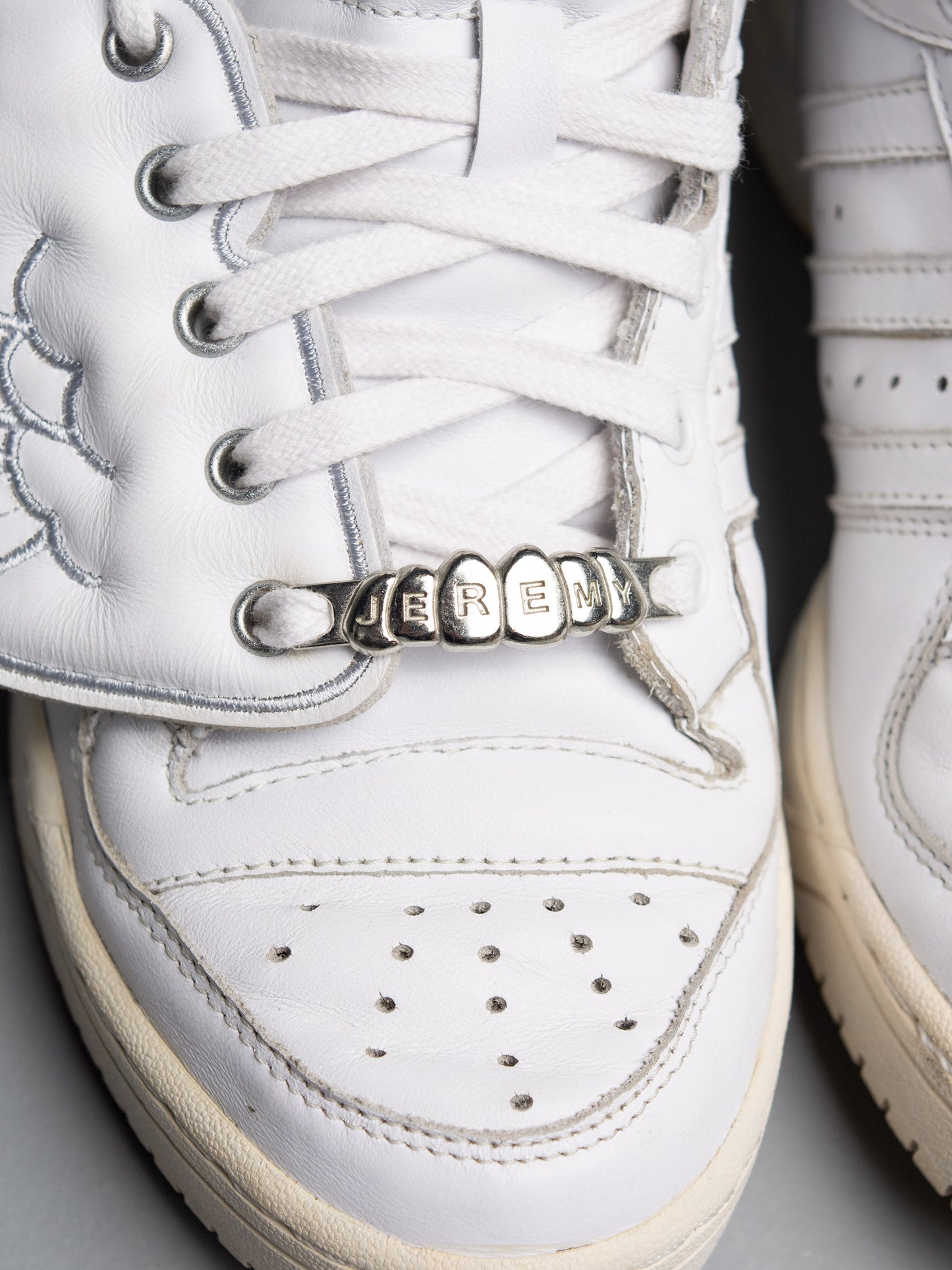 adidas Originals by Jeremy Scott S/S 2009 JS Wings (White/Silver) - size 39 1/3