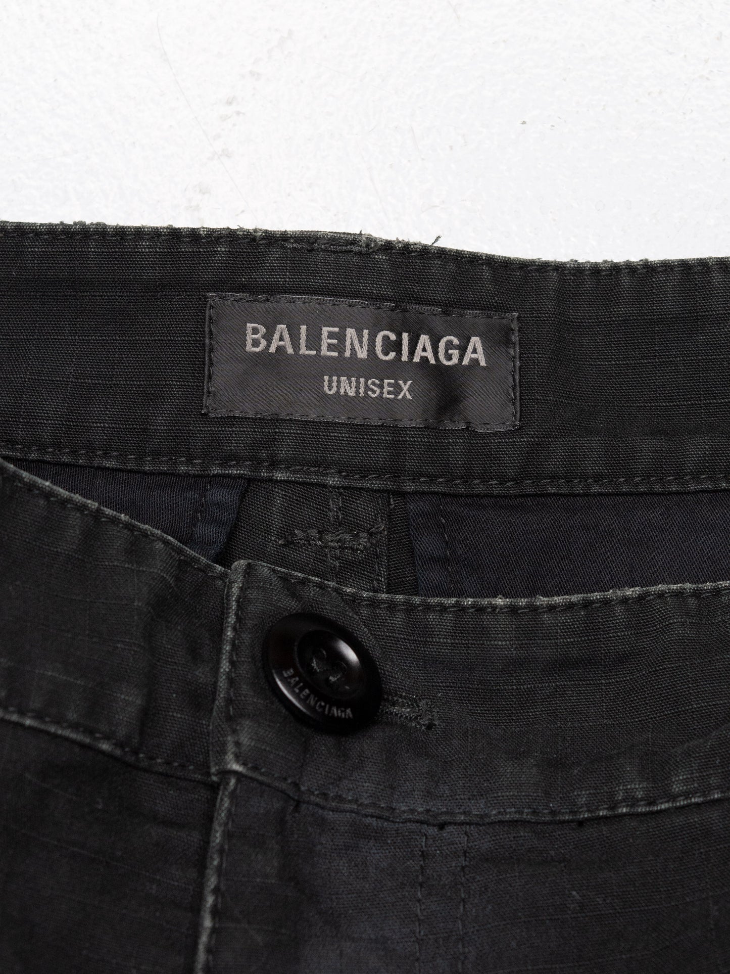 Balenciaga - 2024 - distressed ripstop convertible cargo pants - size S