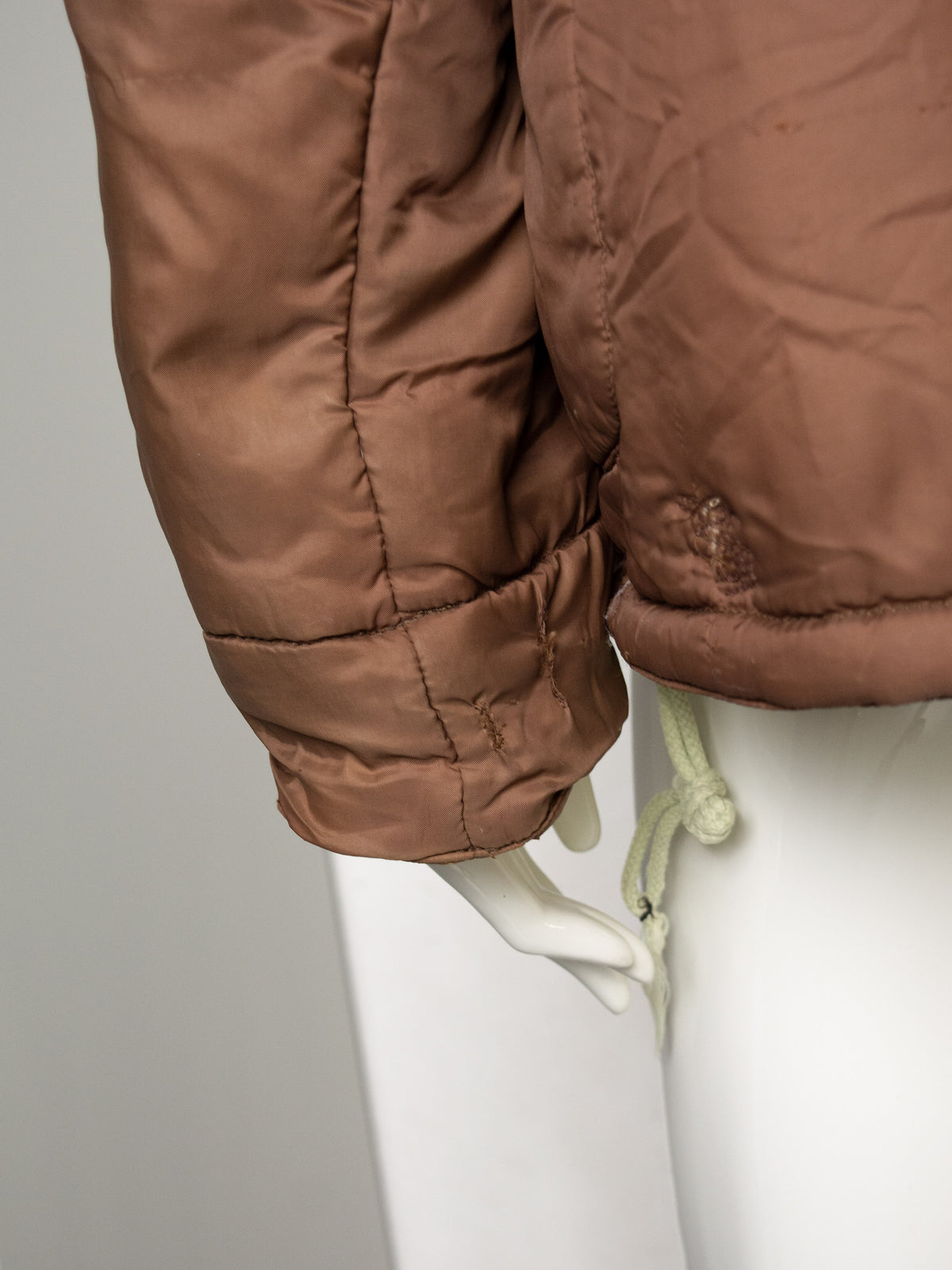 W.&L.T. - A/W 1996 - oversized puffer anorak (brown) - men's size S