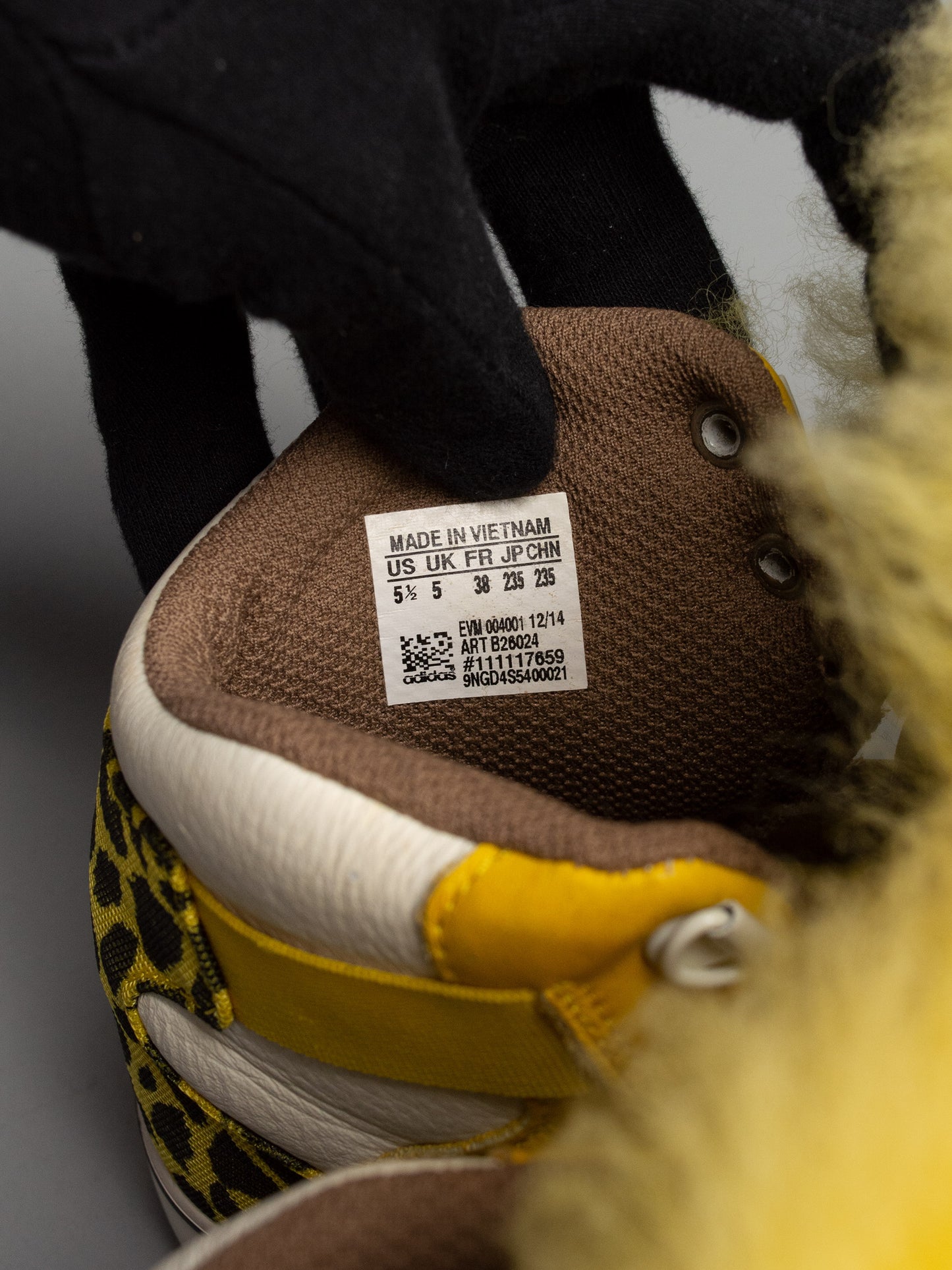 adidas Originals by Jeremy Scott S/S 2015 JS Bones Fur - size 38