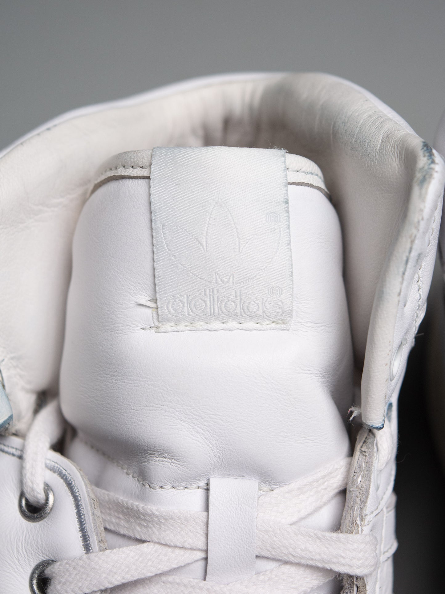 adidas Originals by Jeremy Scott S/S 2009 JS Wings (White/Silver) - size 39 1/3