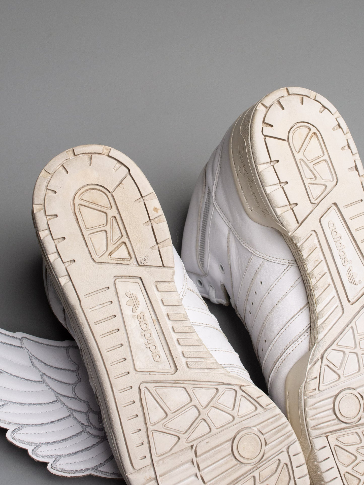 adidas Originals by Jeremy Scott S/S 2009 JS Wings (white/silver) - size 44 2/3