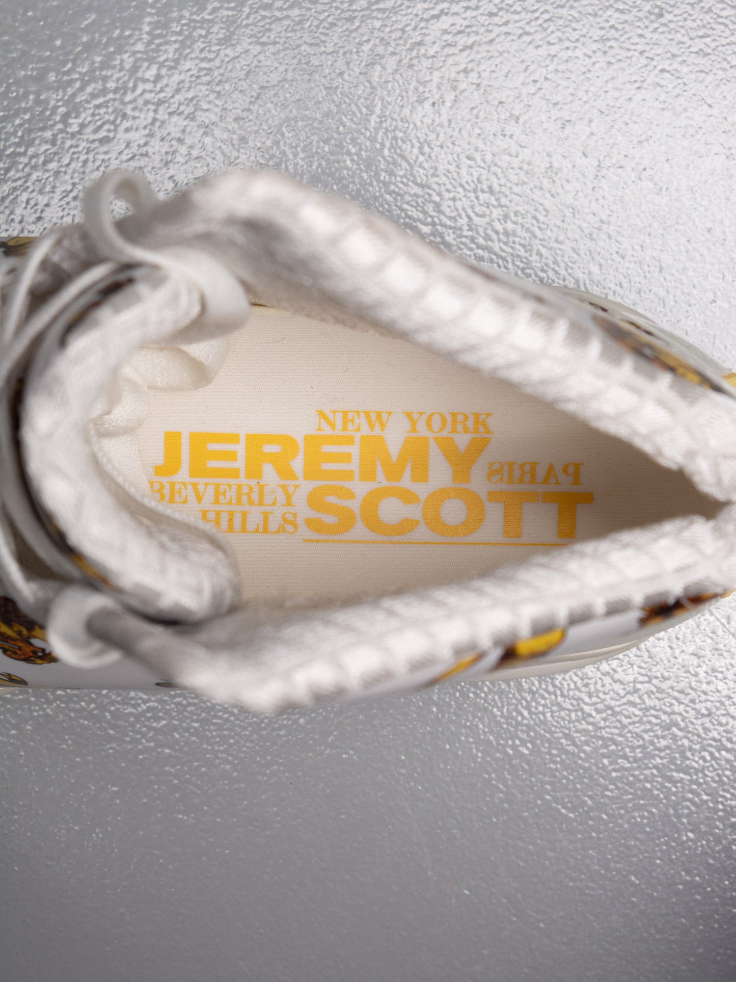 2013 adidas D Rose 3.5 "Angels" by Jeremy Scott - size 43 1/3