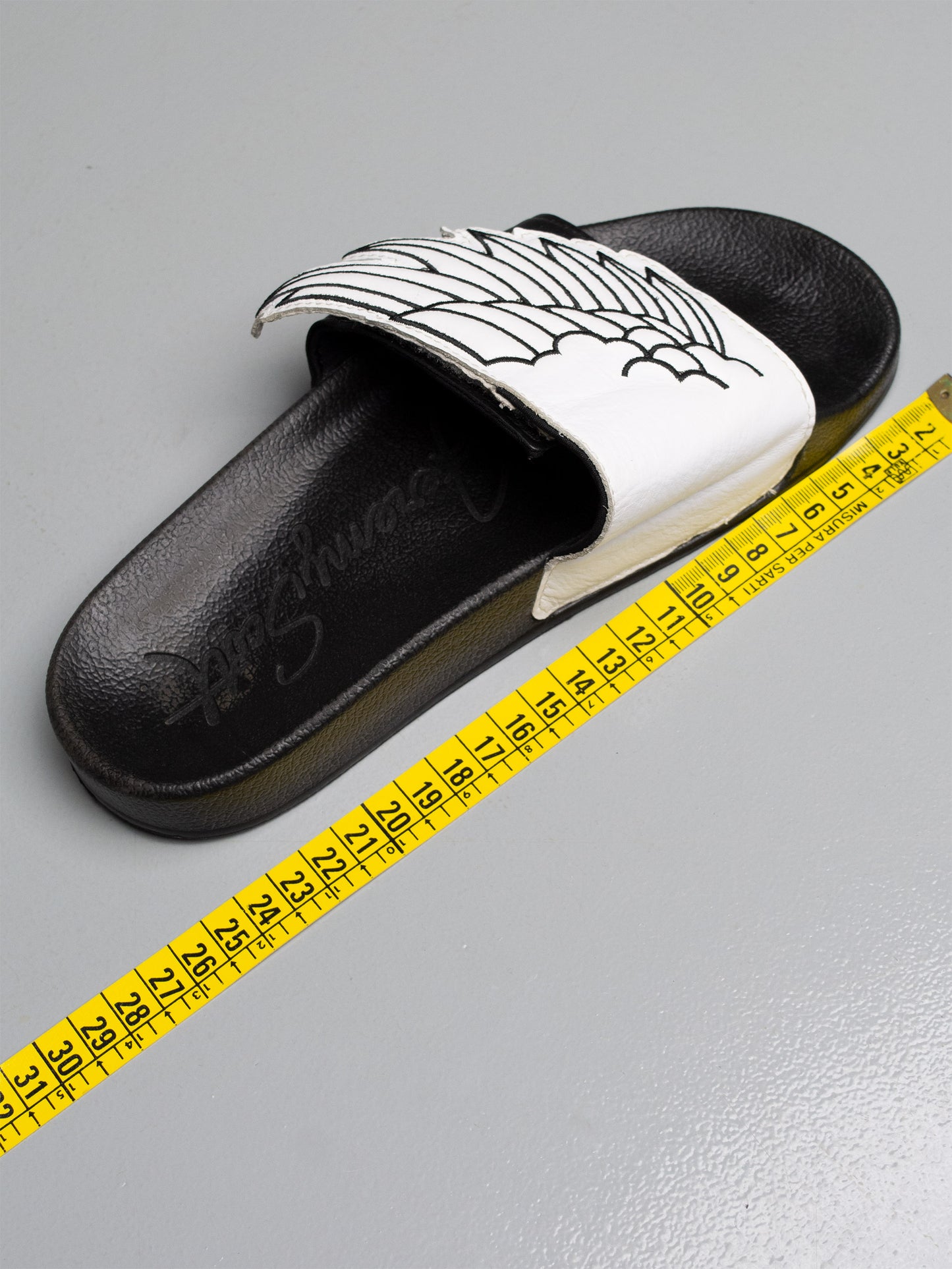 adidas Originals by Jeremy Scott S/S 2011 JS Wings Adilette - size 6