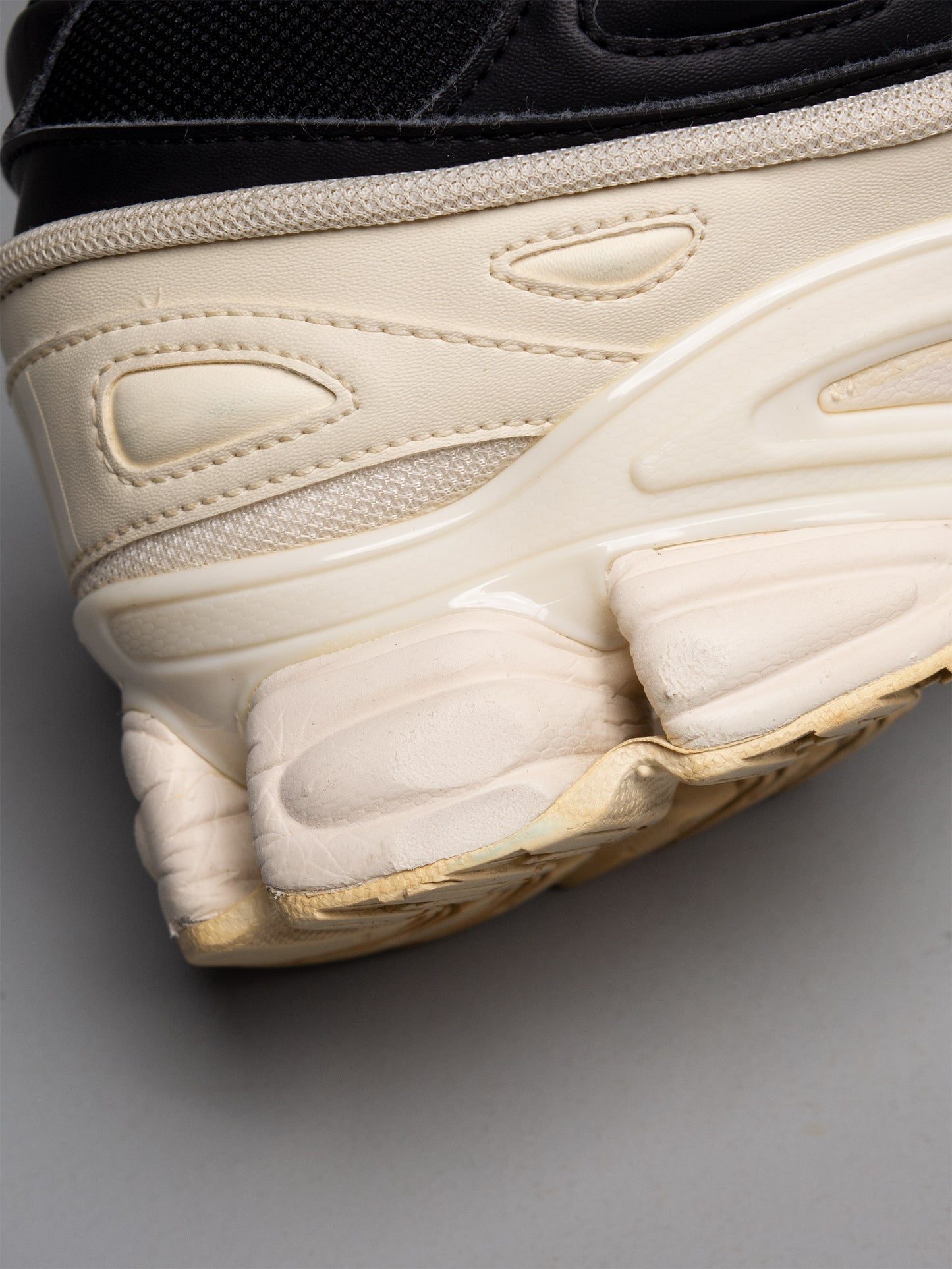 adidas X Raf Simons - A/W 2018 - RS Ozweego (white/black) - size 44