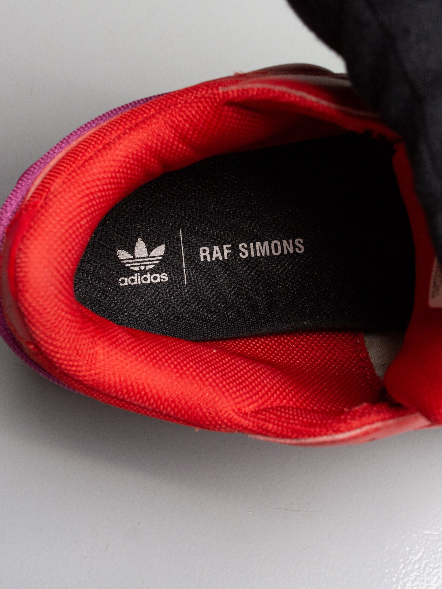 adidas X Raf Simons A/W 2018 RS Ozweego (red/purple) - size 44 2/3