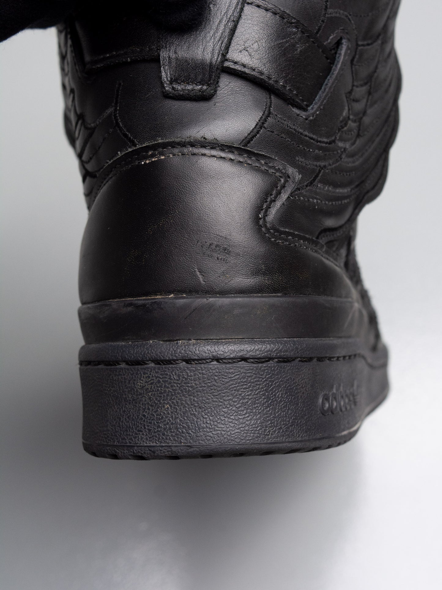 adidas Originals X Jeremy Scott 2022 JS Wings 4.0 (black) - size 44