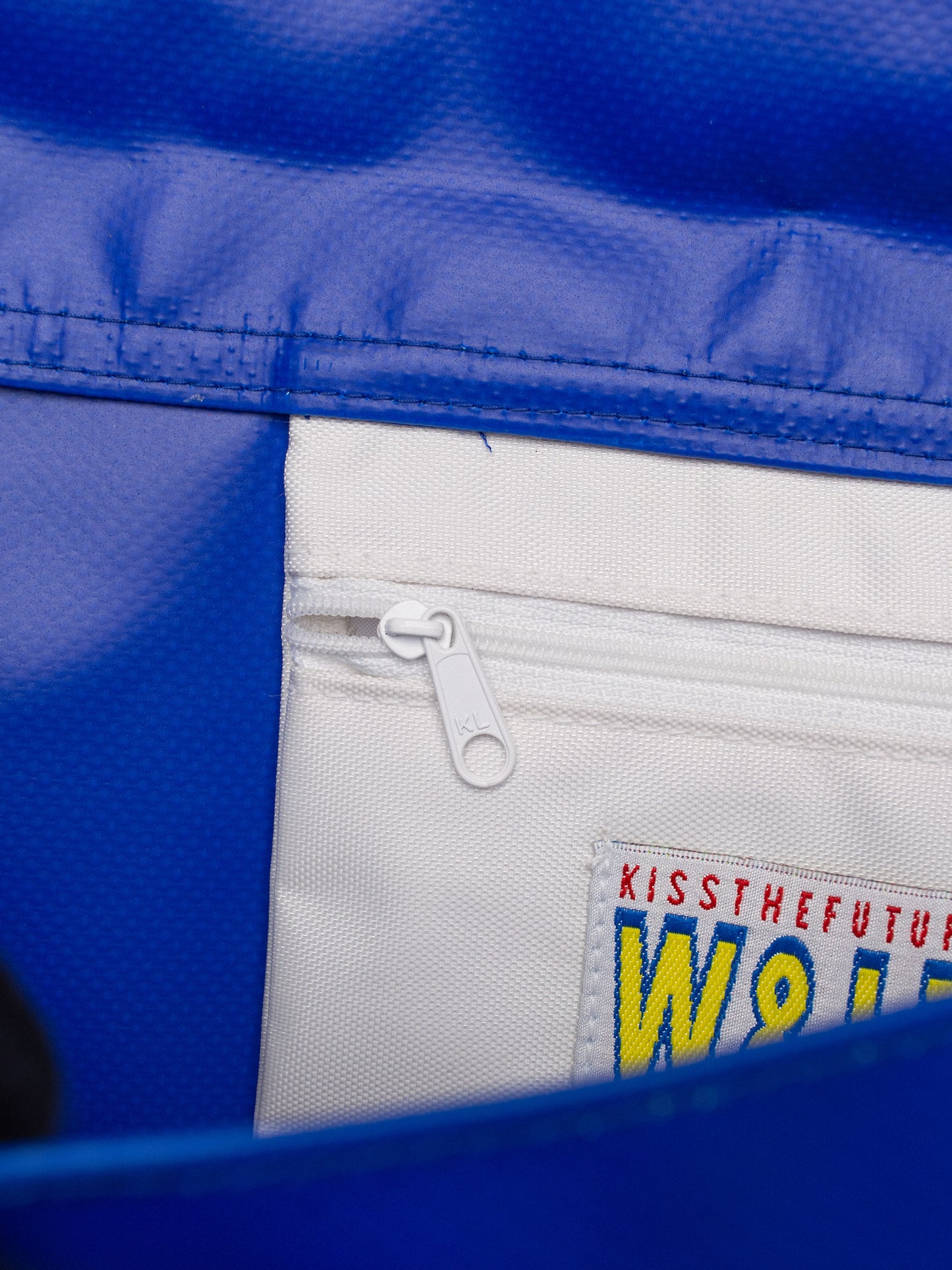 early 2000s Wild & Lethal Trash messenger bag