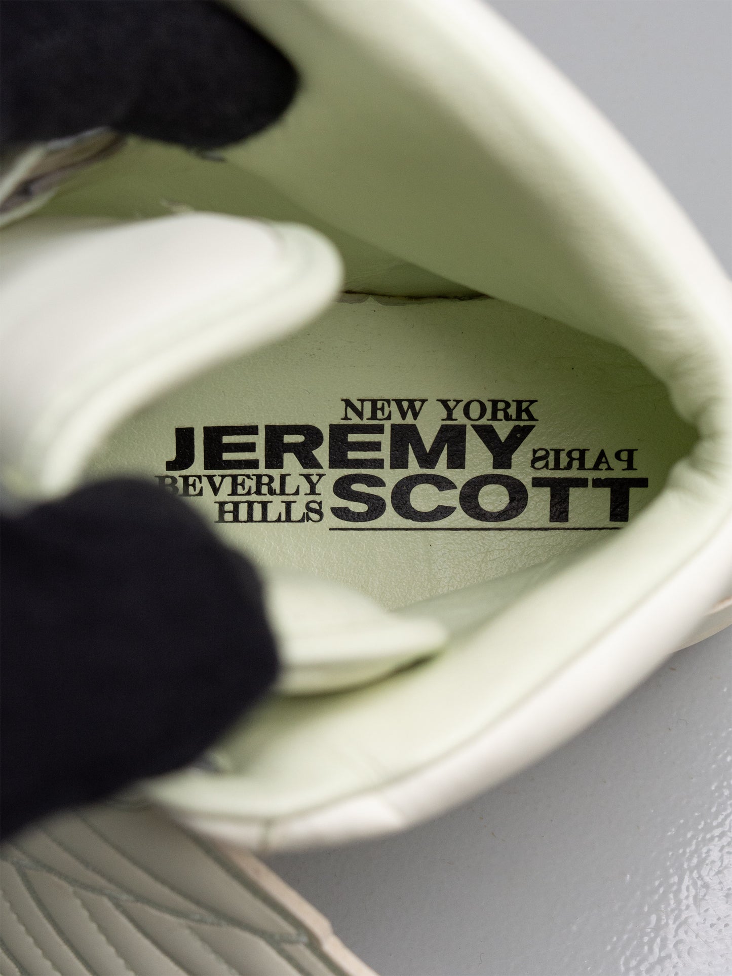 adidas Originals by Jeremy Scott S/S 2011 JS Wings Glow In The Dark - size 38