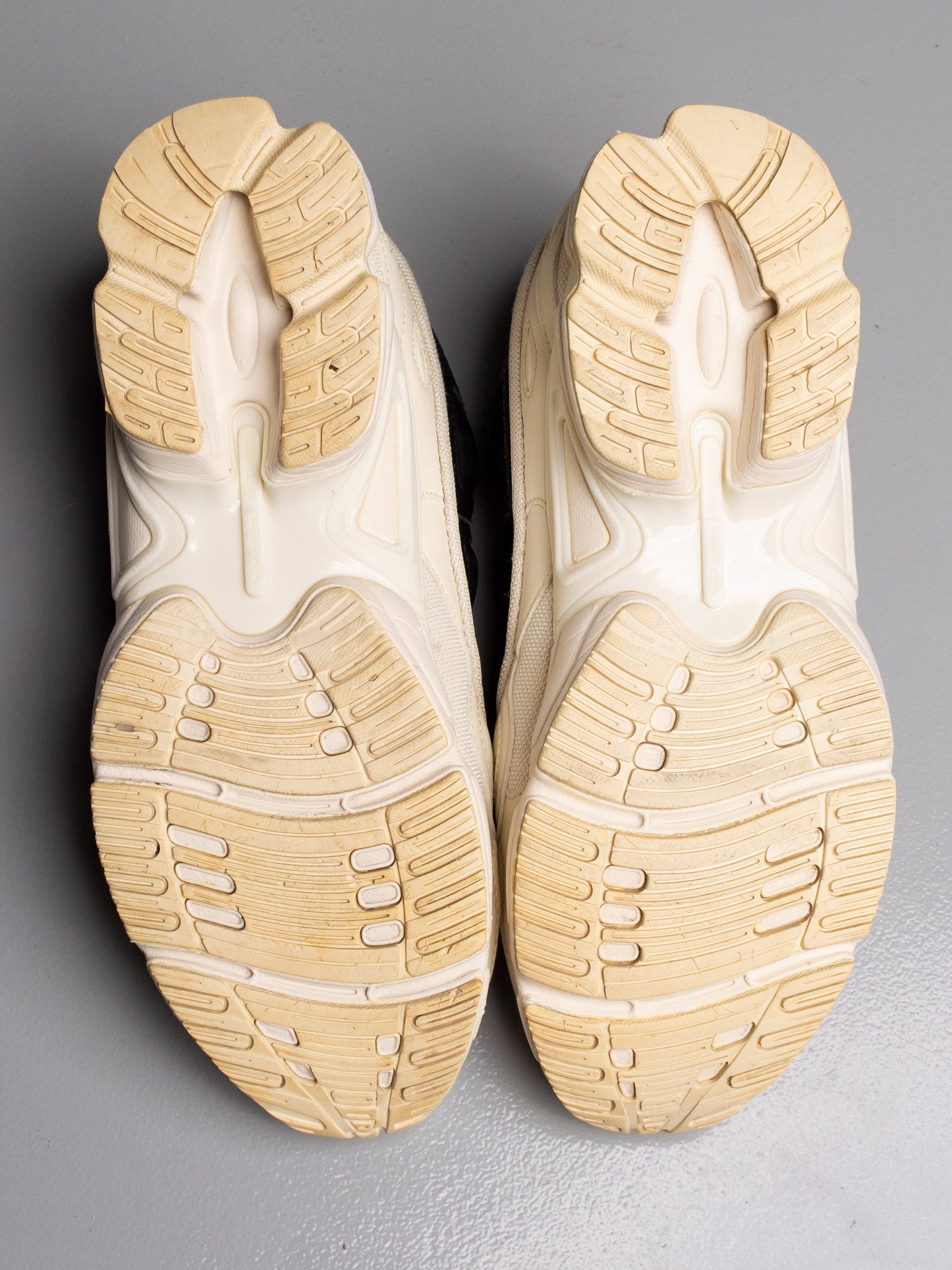 adidas X Raf Simons - A/W 2018 - RS Ozweego (white/black) - size 44