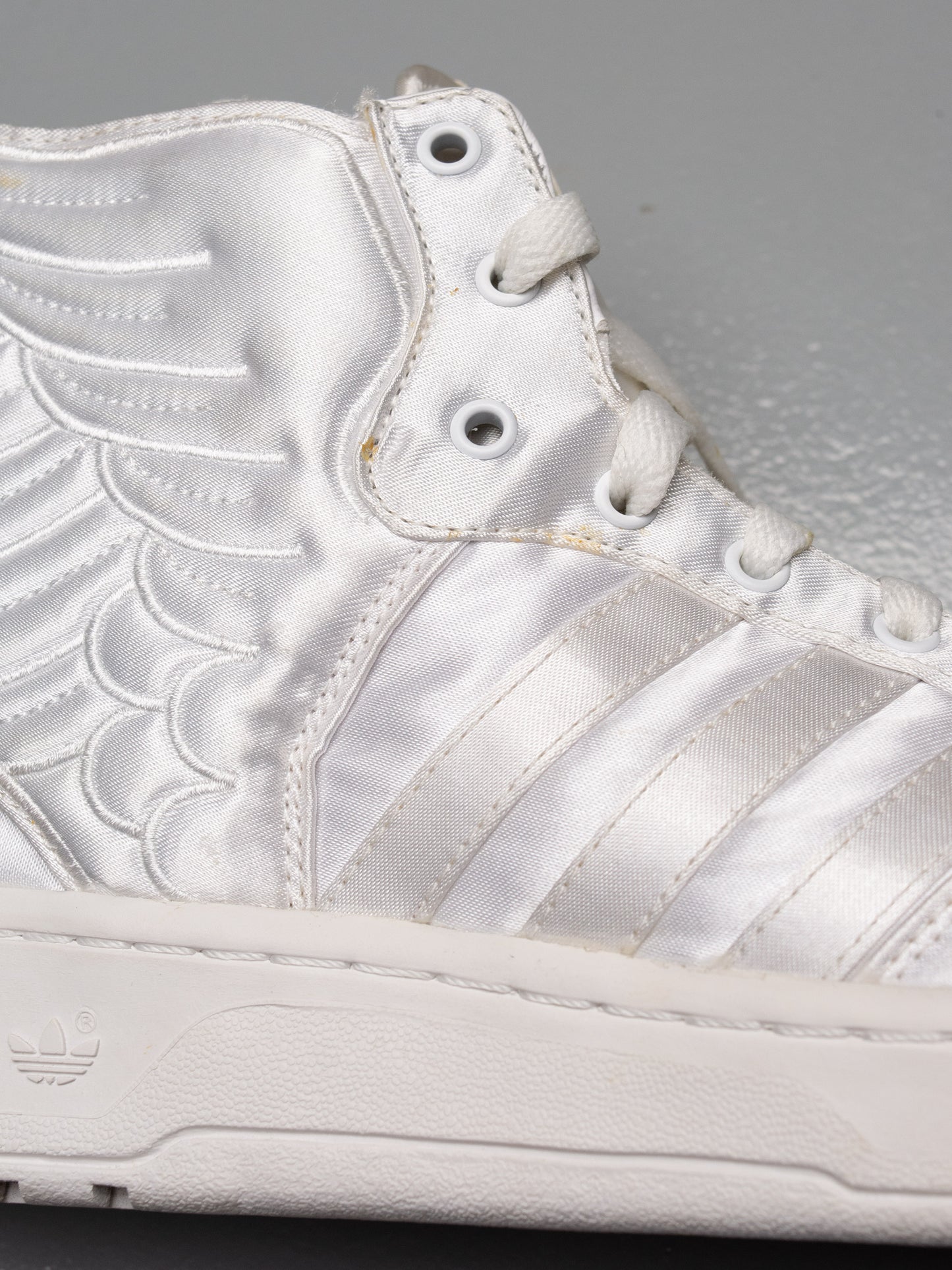 adidas Originals by Jeremy Scott X 2NE1 S/S 2012 JS Wings 2.0 "Satin" - size 43 1/3