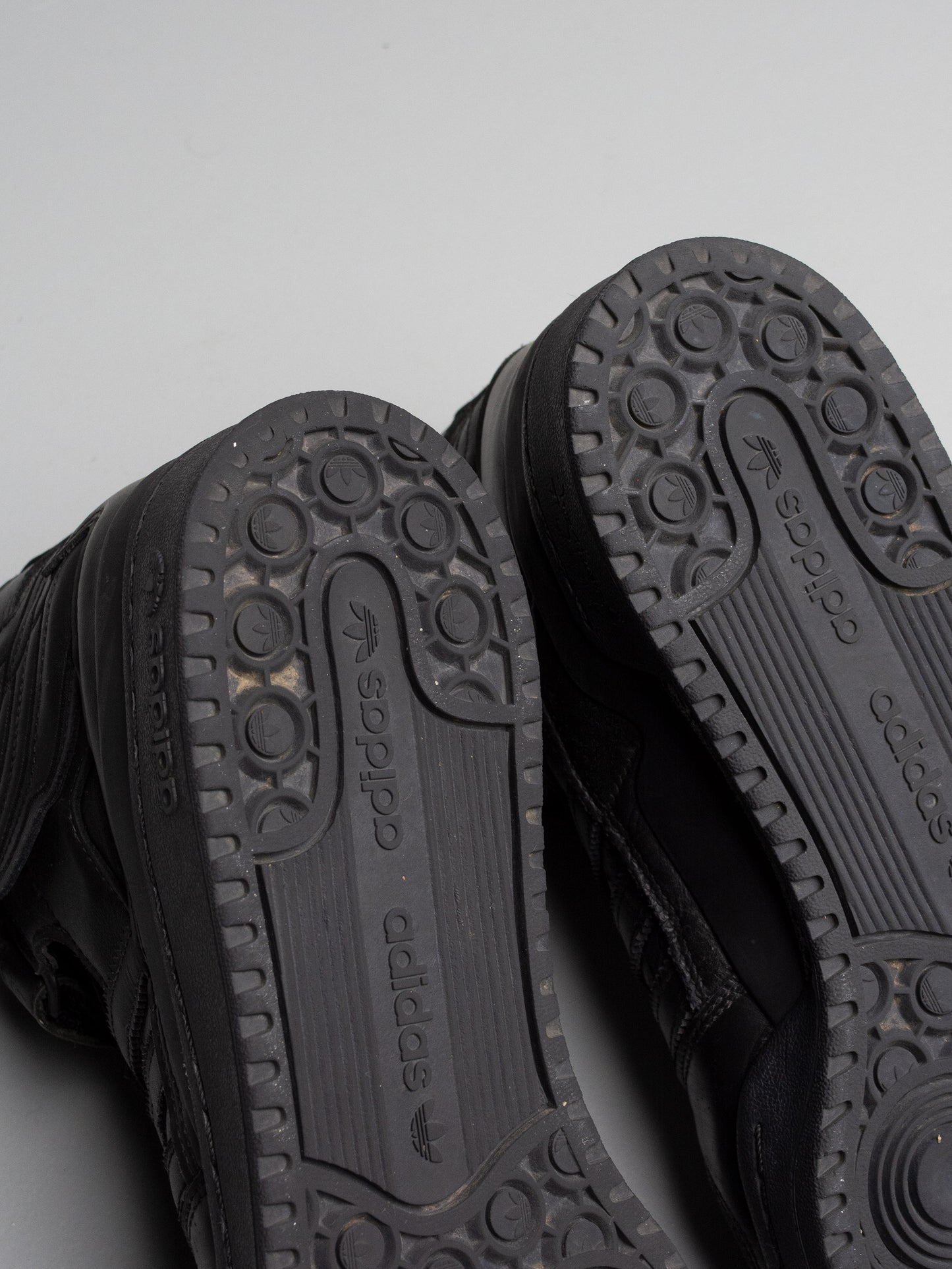 adidas Originals X Jeremy Scott 2022 JS Wings 4.0 (black) - size 44