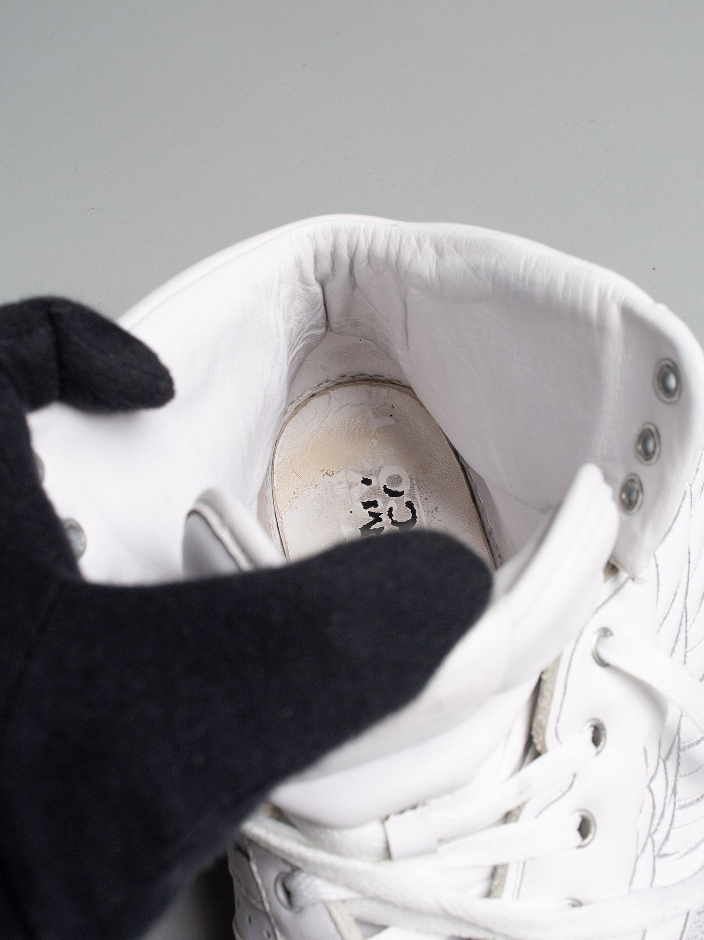adidas Originals by Jeremy Scott S/S 2009 JS Wings (white/silver) - size 44 2/3