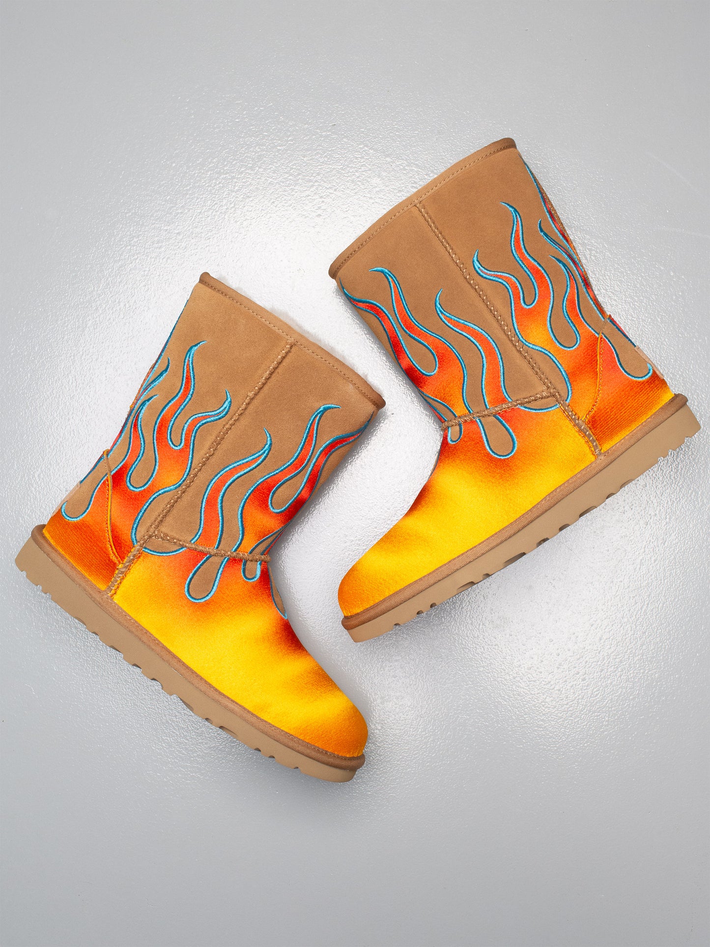 UGG X Jeremy Scott 2025 Classic Short Flames Boot - size 39.5